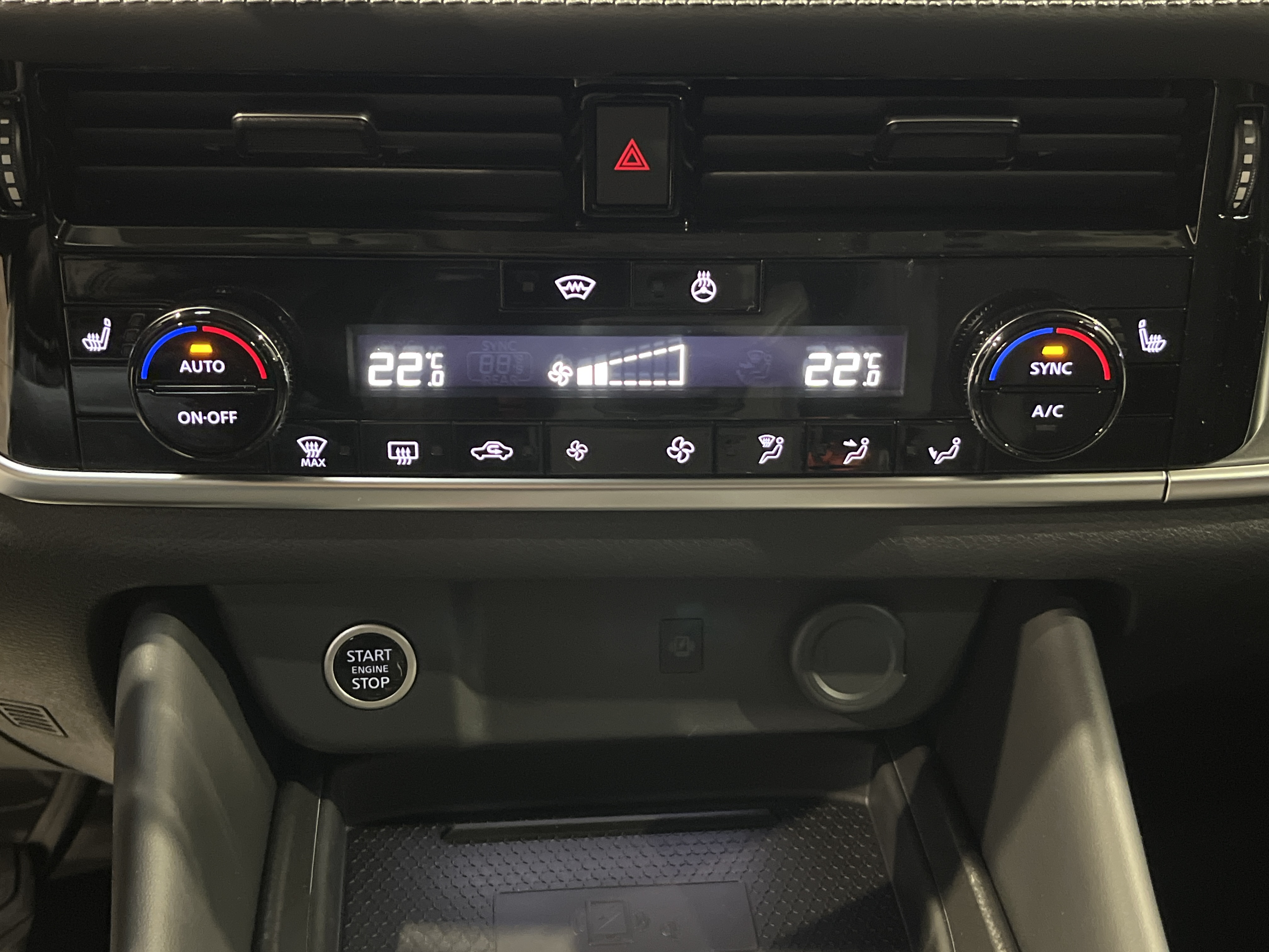 NISSAN QASHQAI Mild Hybrid 158 ch Xtronic N-Connecta
