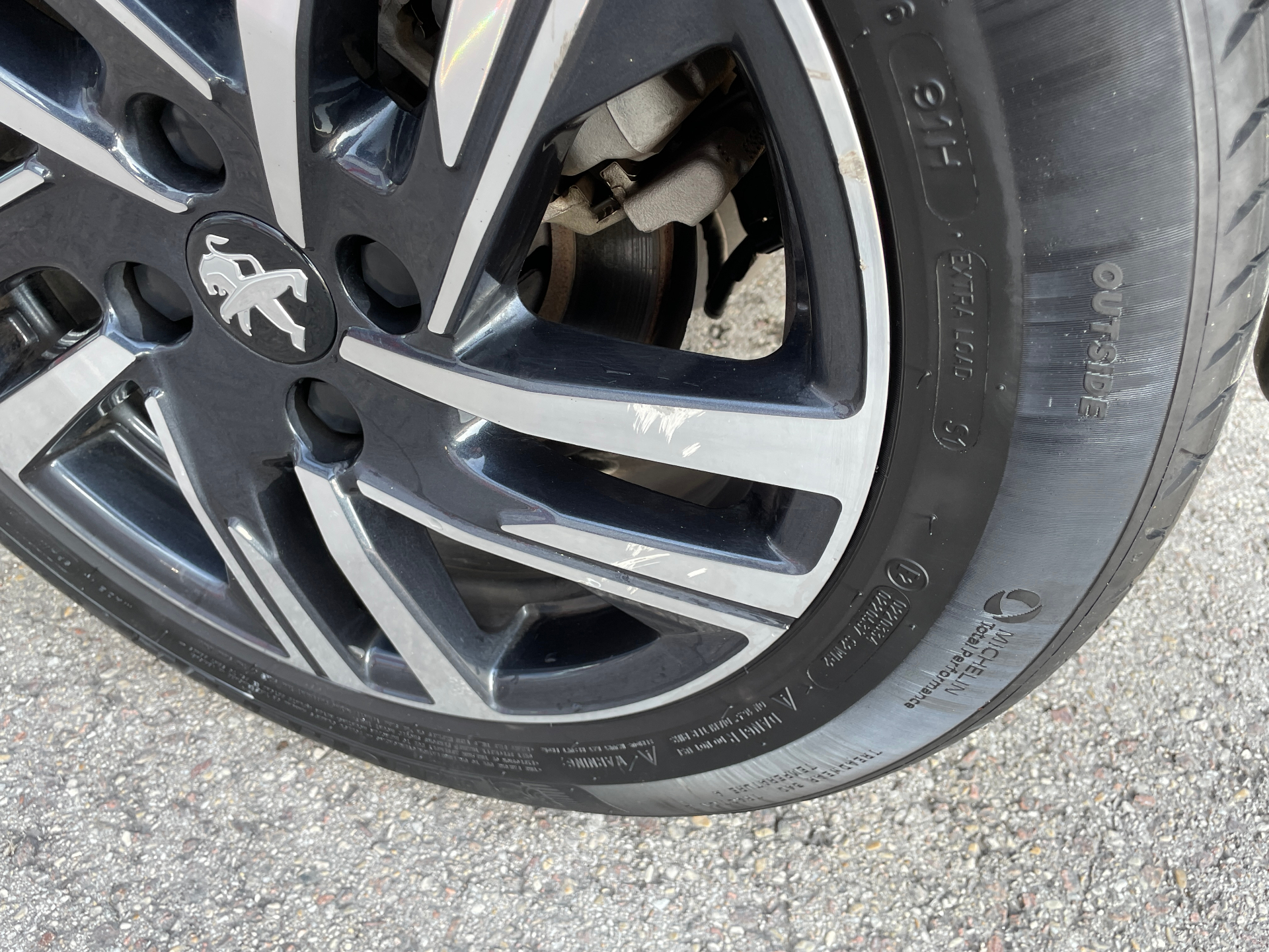 PEUGEOT 208 1.2 Allure Pack PureTech 100 S&S EAT8 — expertise
