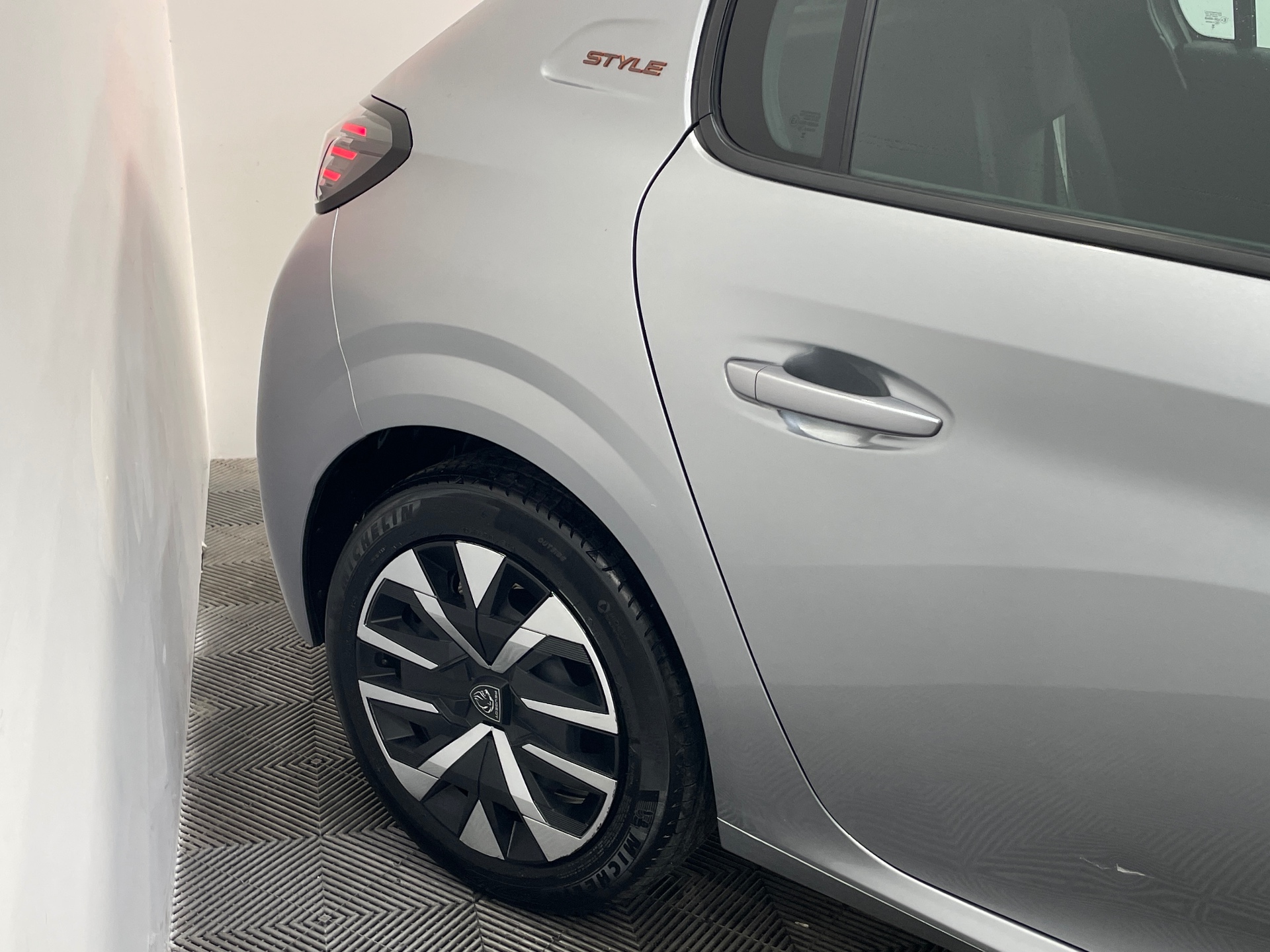 PEUGEOT 208 100 S&S BVM6 Style — expertise