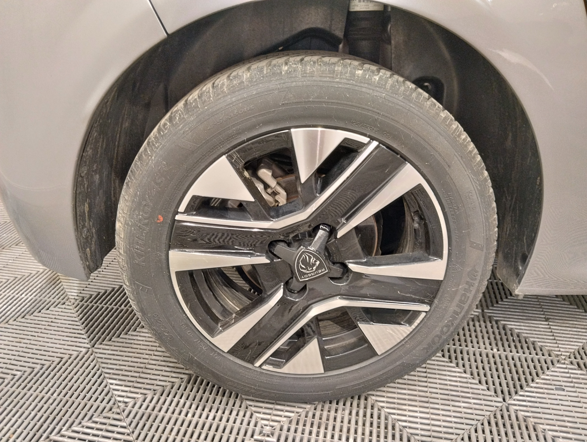 PEUGEOT 208 100 CV ALLURE — expertise