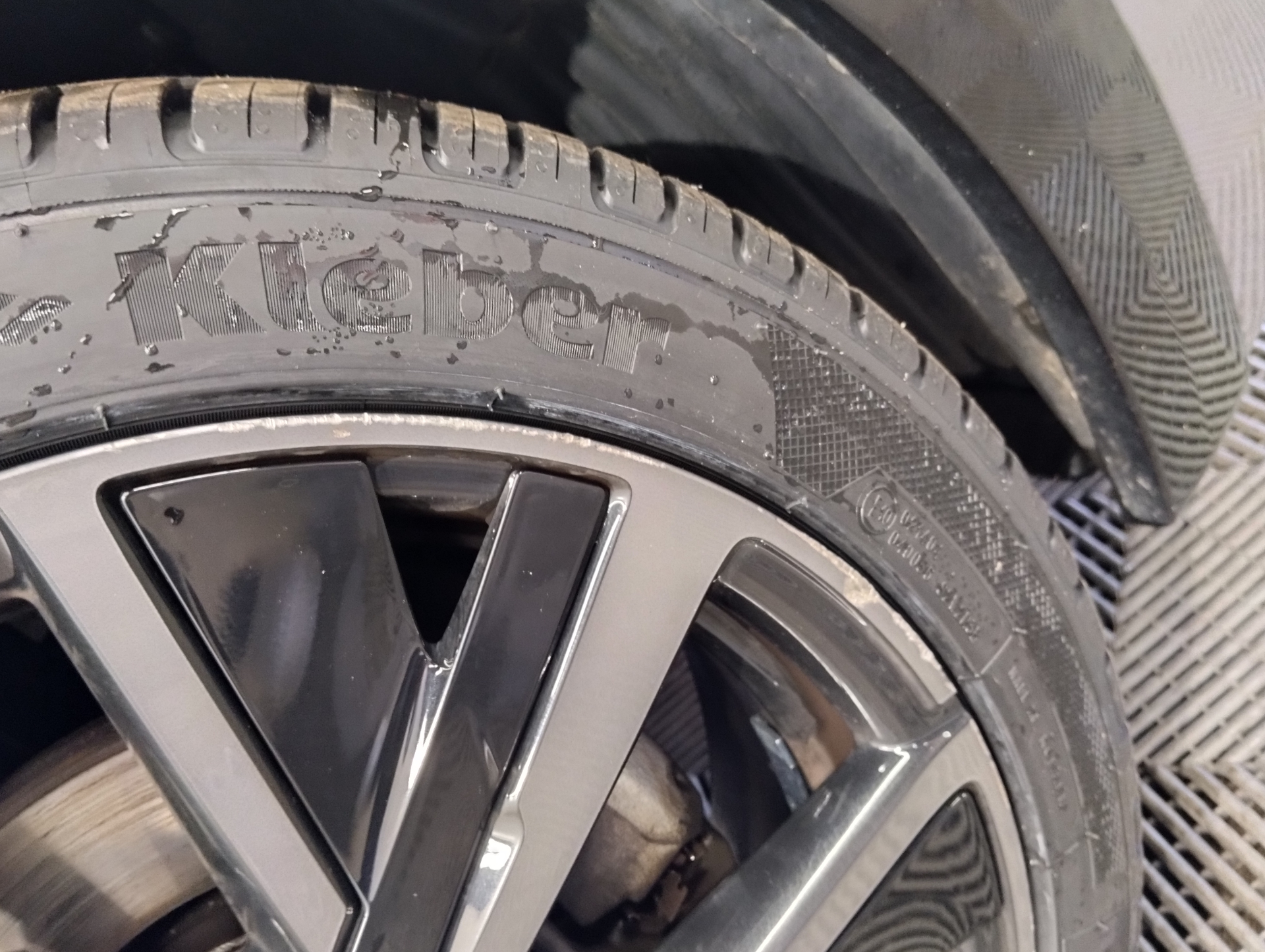 PEUGEOT 208 GT PURETECH 100 S&S BVM6 — expertise