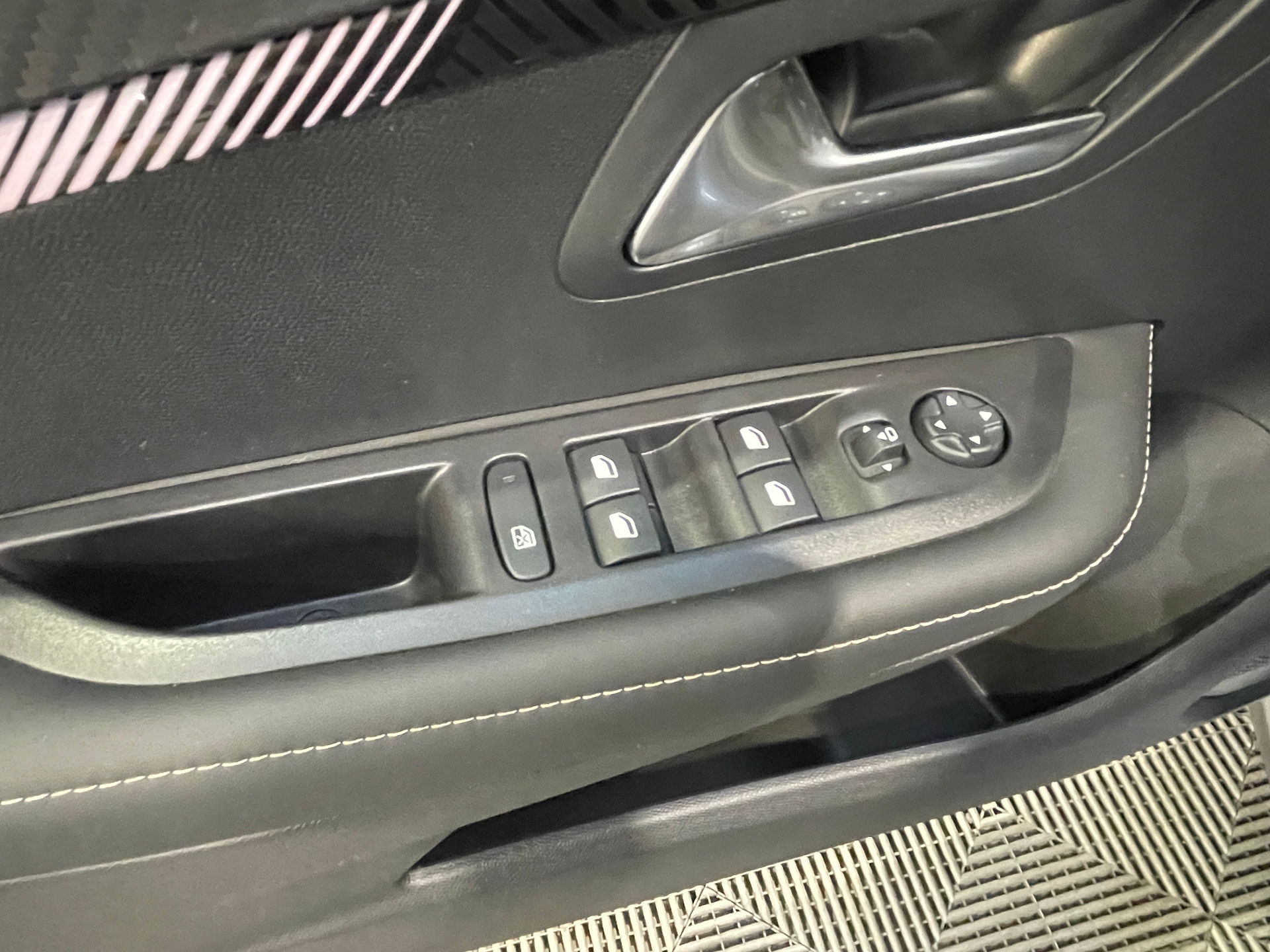 PEUGEOT 208 1.2 puretech 100 S&S BVM6 Allure - 5P
