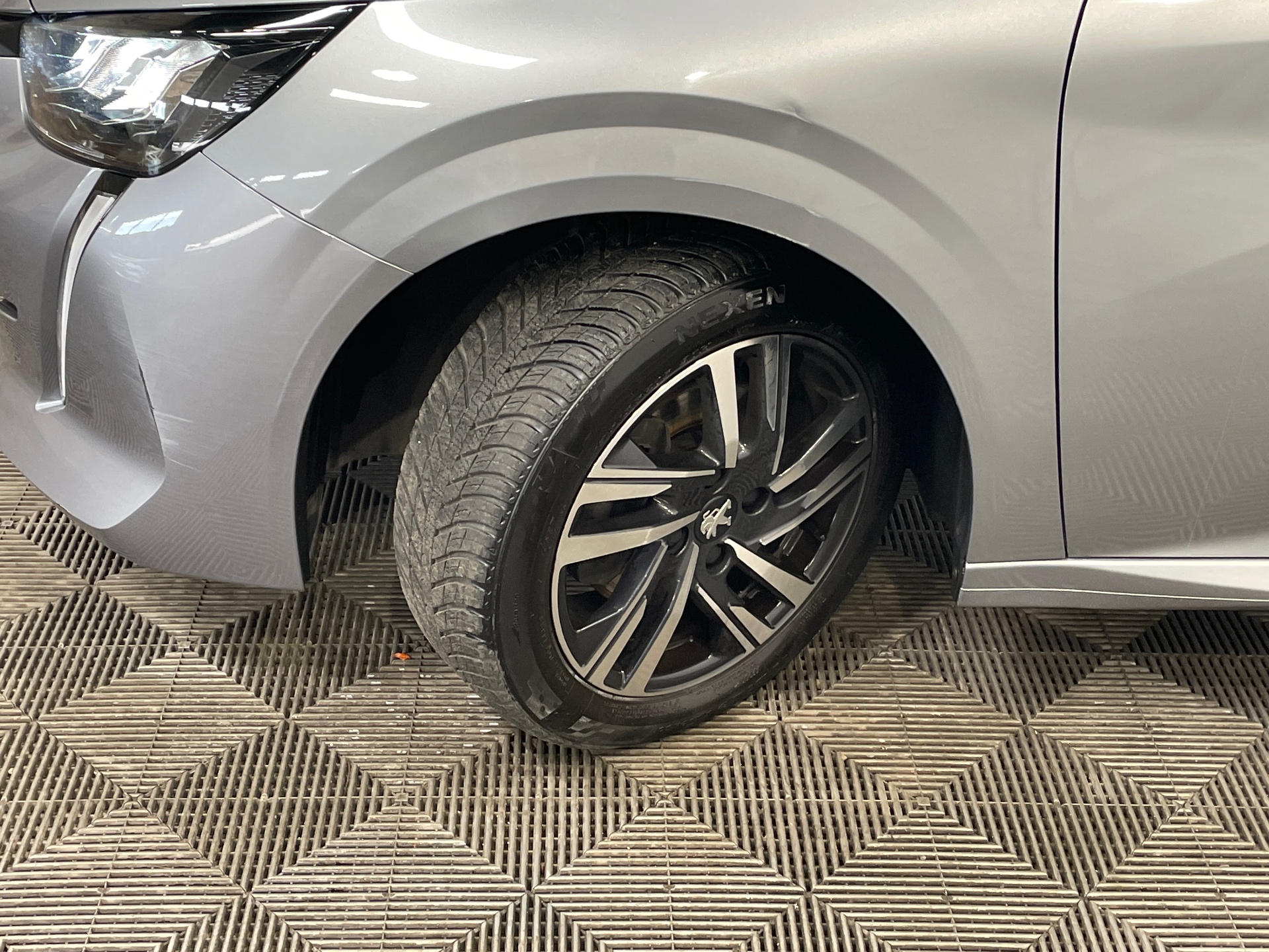 PEUGEOT 208 Allure PureTech 100 S&S BVM6 — expertise