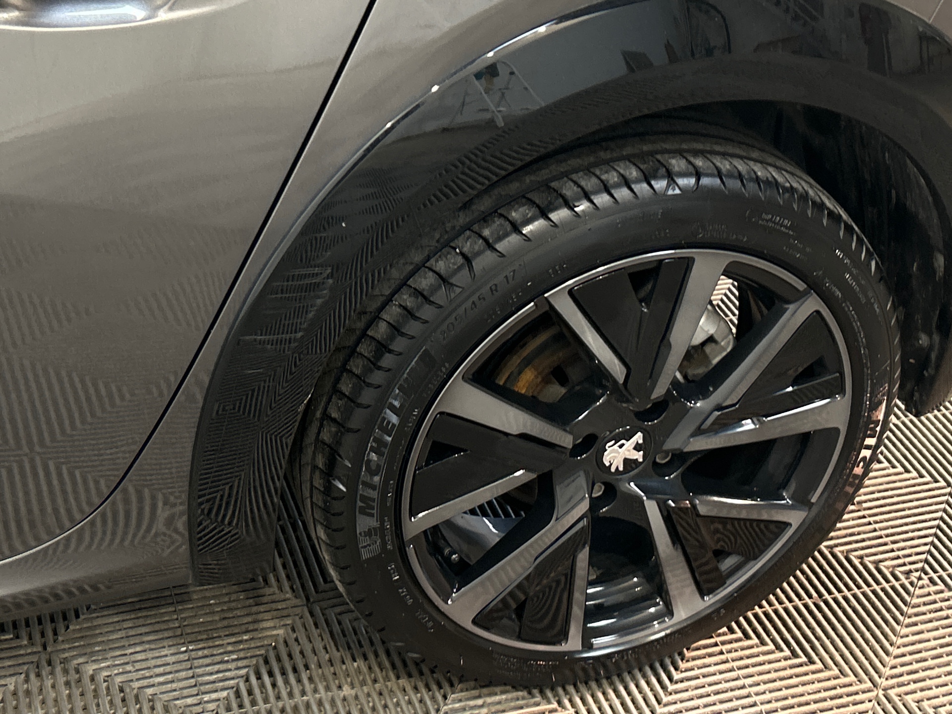 PEUGEOT 208 PureTech 100 S&S EAT8 GT — expertise