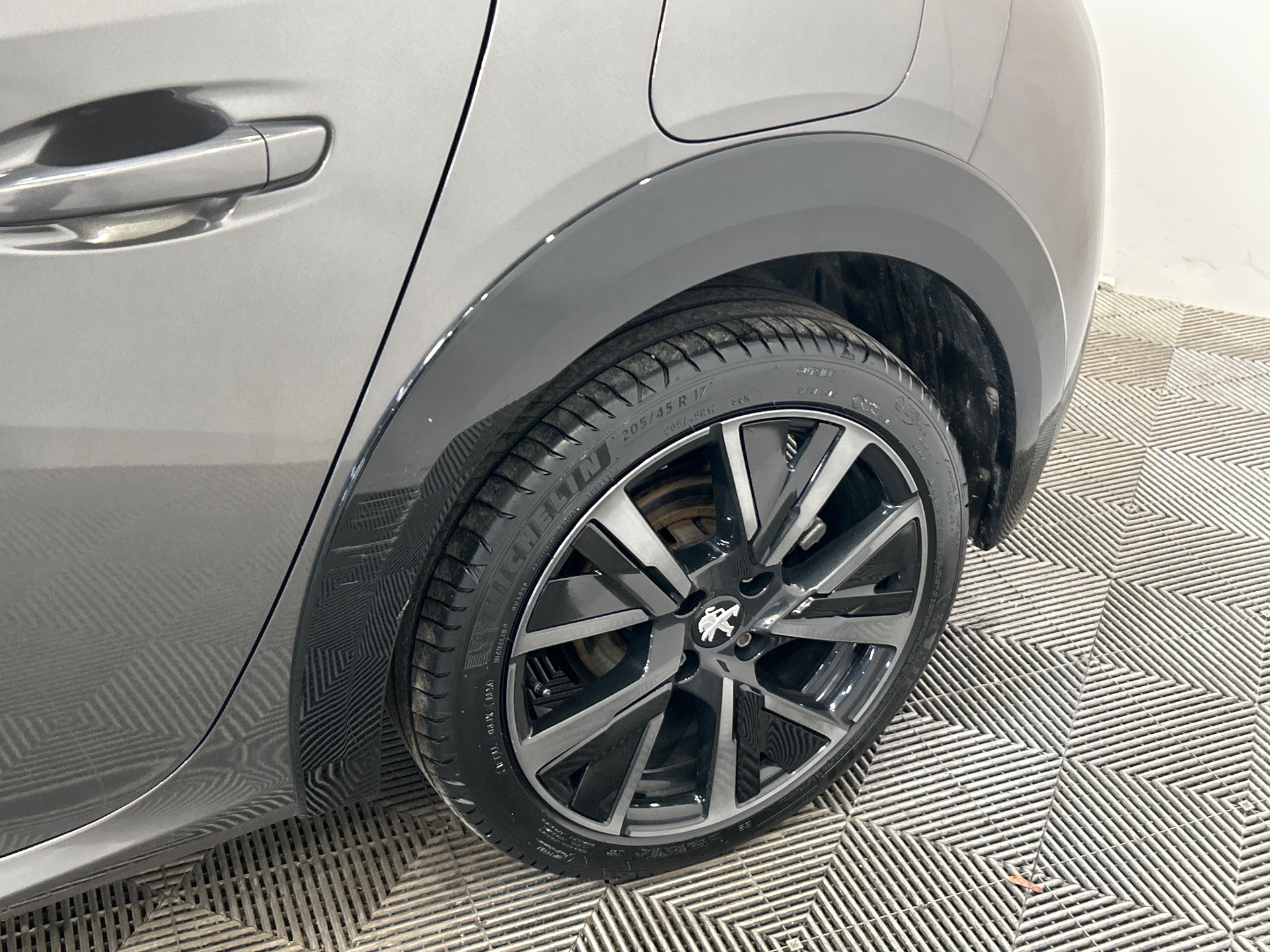 PEUGEOT 208 PureTech 100 S&S EAT8 GT — expertise
