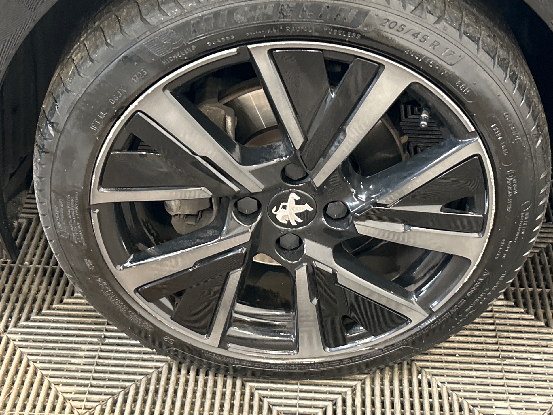 PEUGEOT 208 PureTech 100 S&S BVM6 GT — expertise