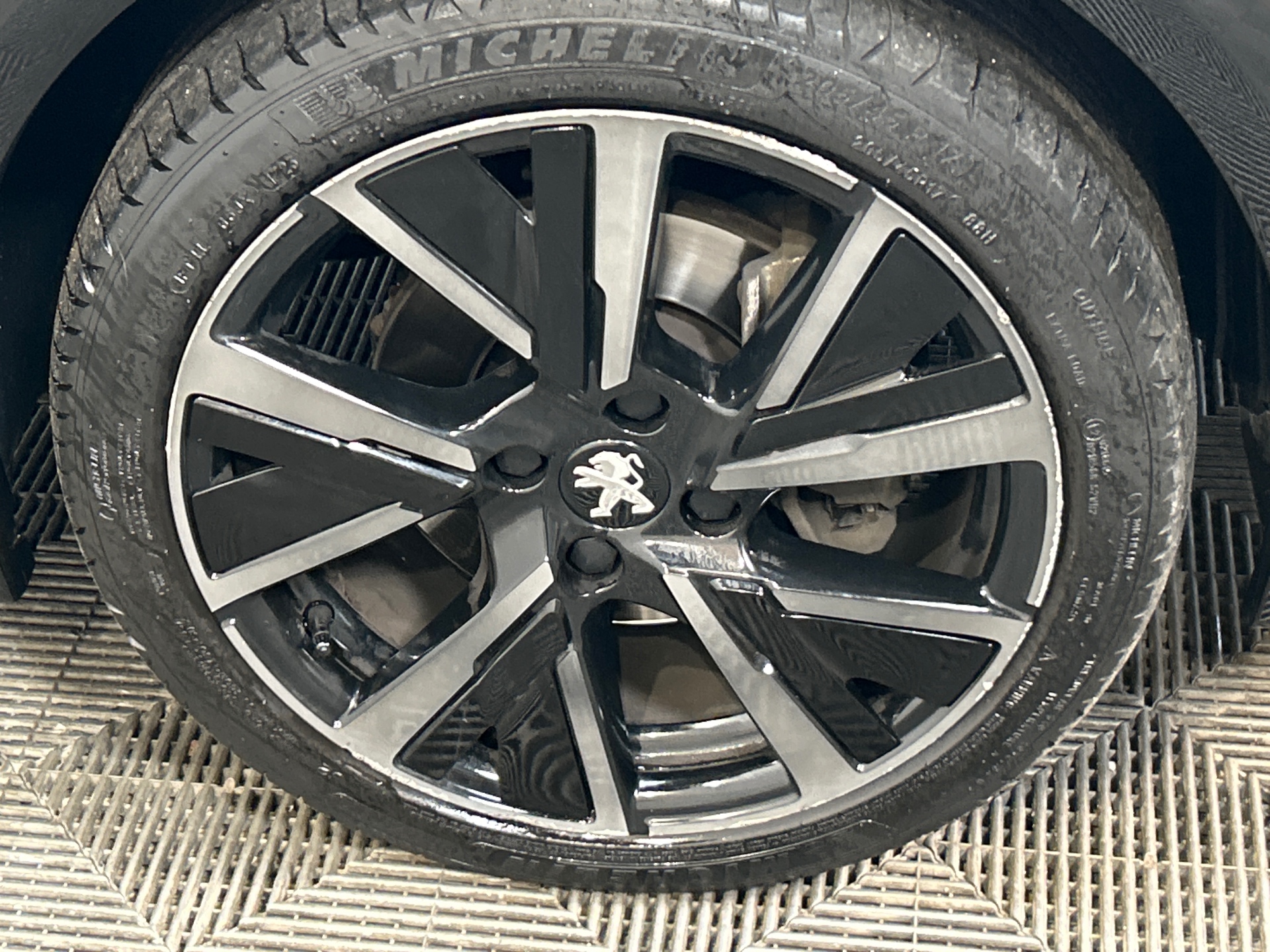 PEUGEOT 208 PureTech 100 S&S BVM6 GT — expertise