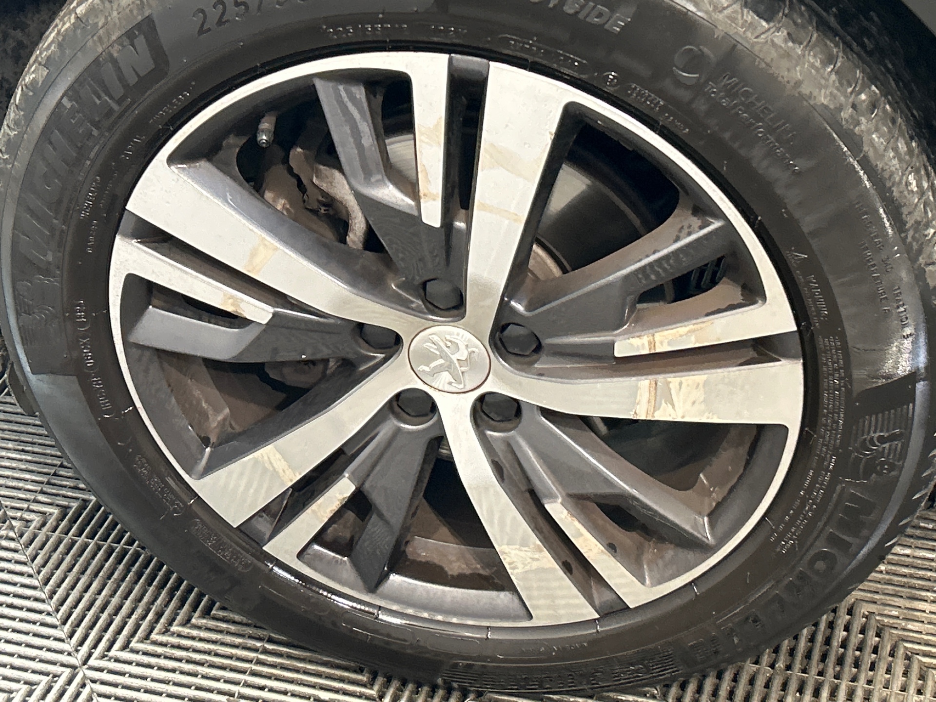 PEUGEOT 3008 ALLURE PACK PTECH 130 S&S BVM6 — expertise
