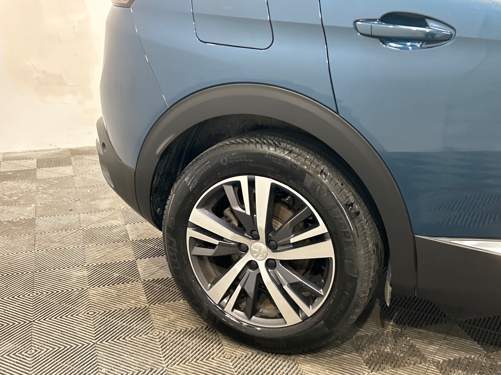 PEUGEOT 3008 ALLURE PACK PTECH 130 S&S BVM6 — expertise