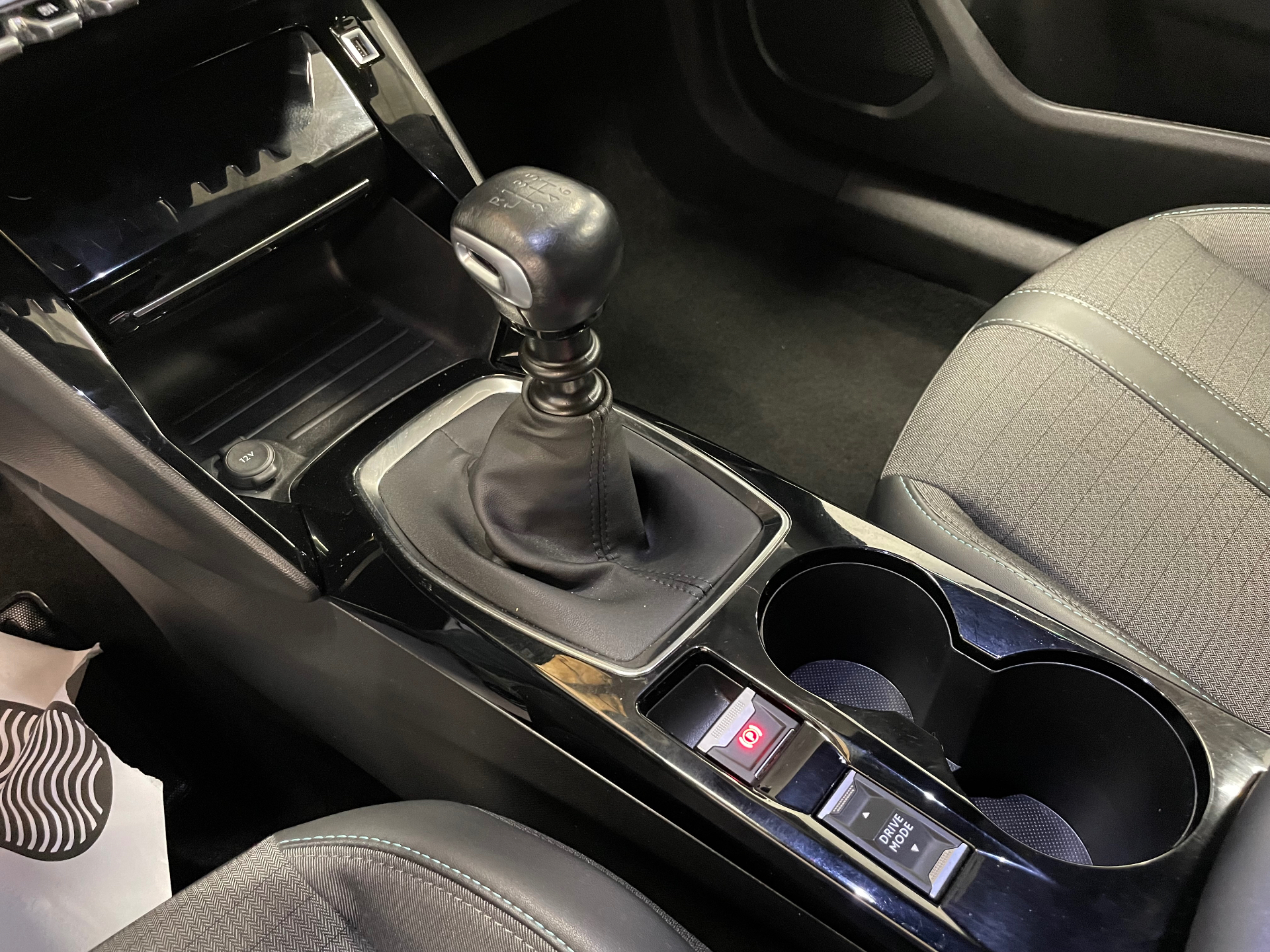 PEUGEOT 2008 PureTech 130 S&S BVM6 Allure Pack