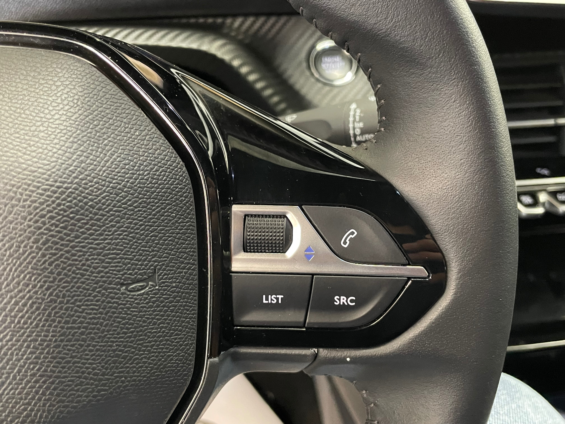 PEUGEOT 2008 PureTech 130 S&S BVM6 Allure Pack