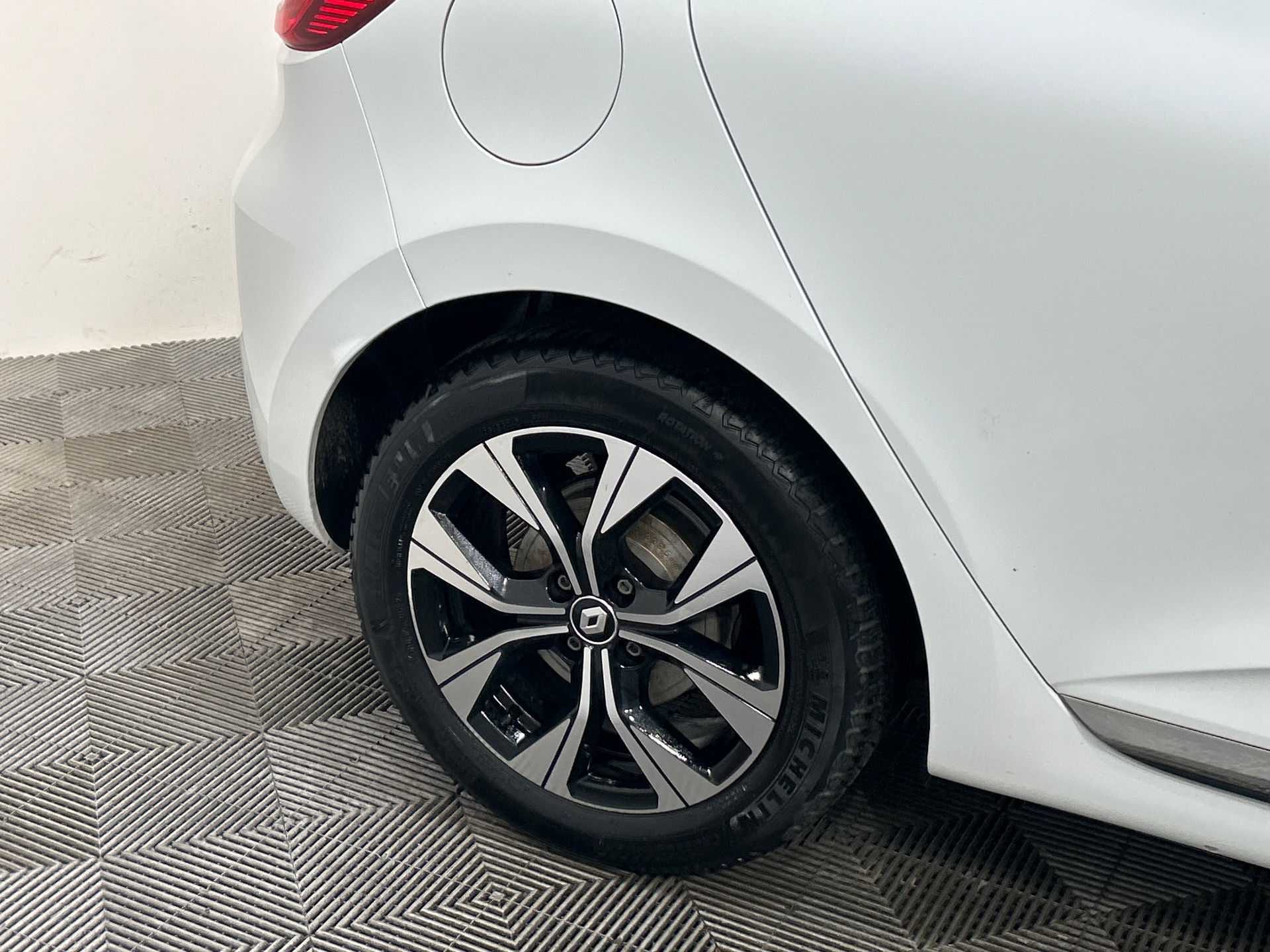 RENAULT CLIO V E-Tech full hybrid 145 Evolution — expertise