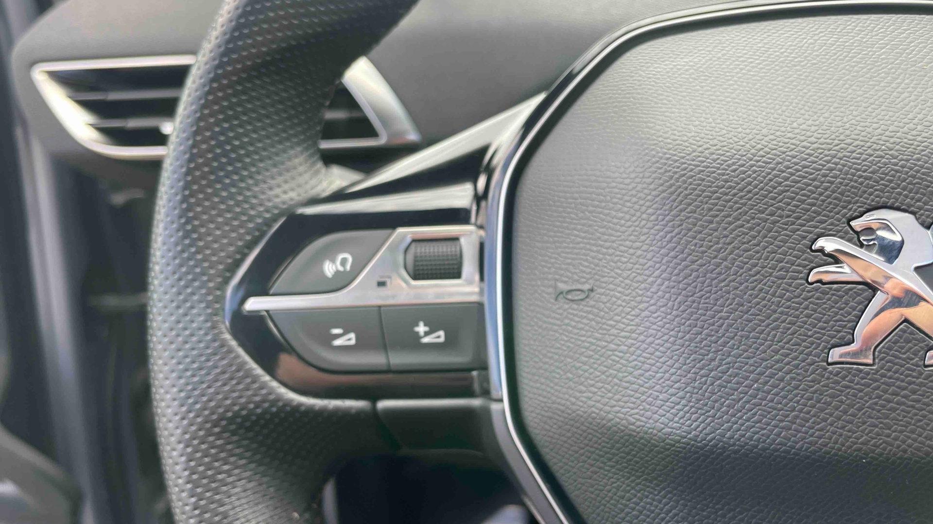 PEUGEOT 3008 GT PURETECH 130 S&S BVM6