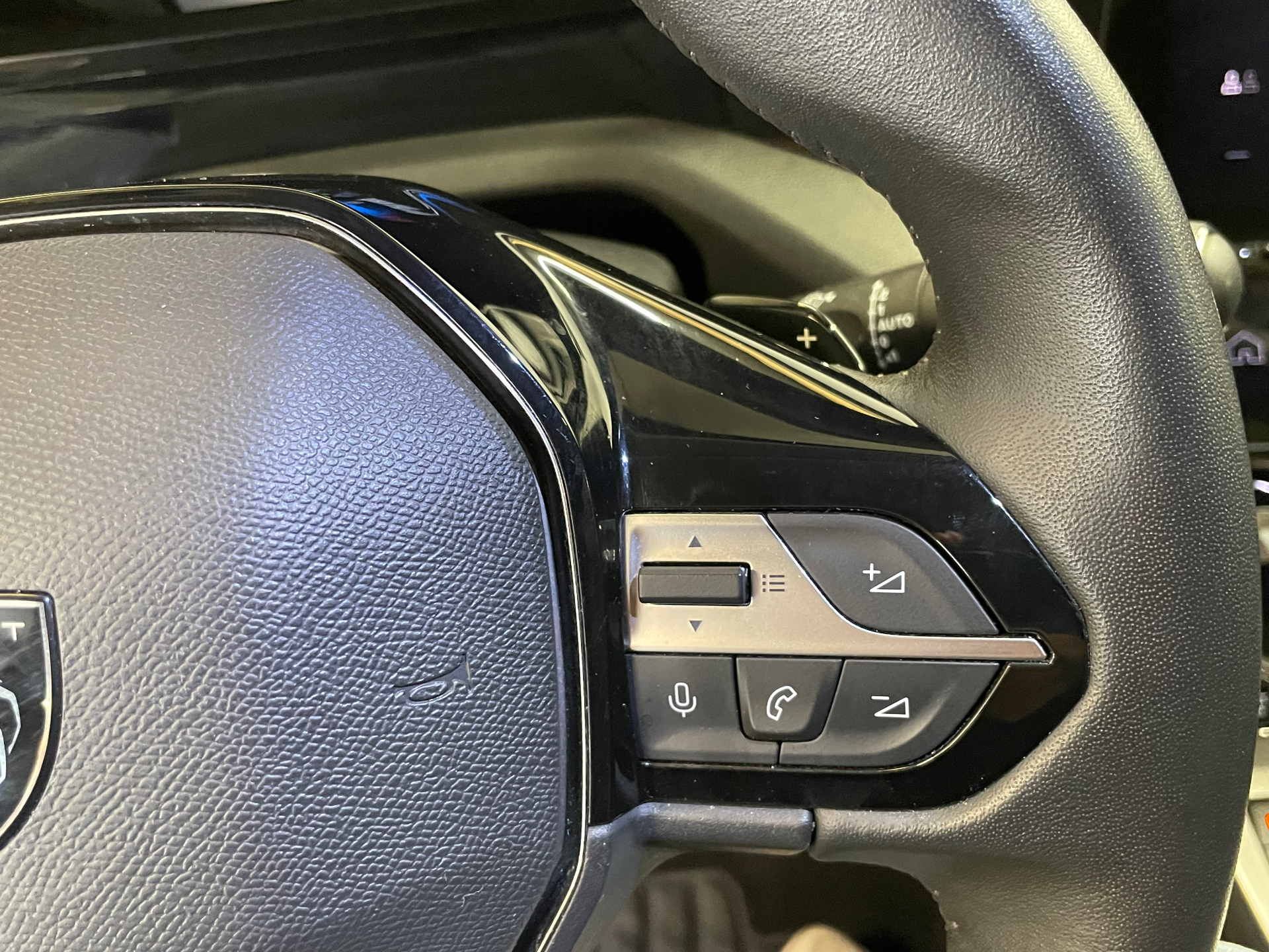 PEUGEOT 308 PHEV 180 e-EAT8 Active Pack
