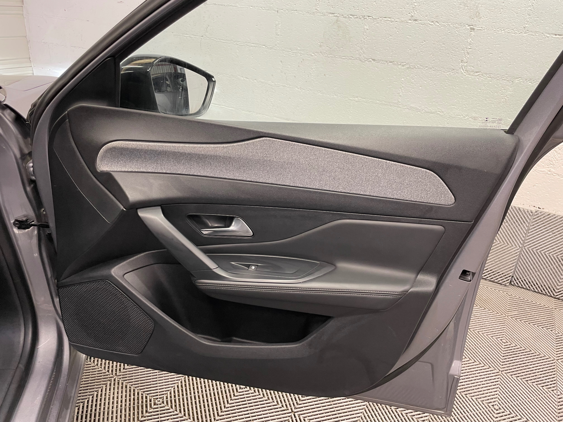 PEUGEOT 308 PHEV 180 e-EAT8 Active Pack