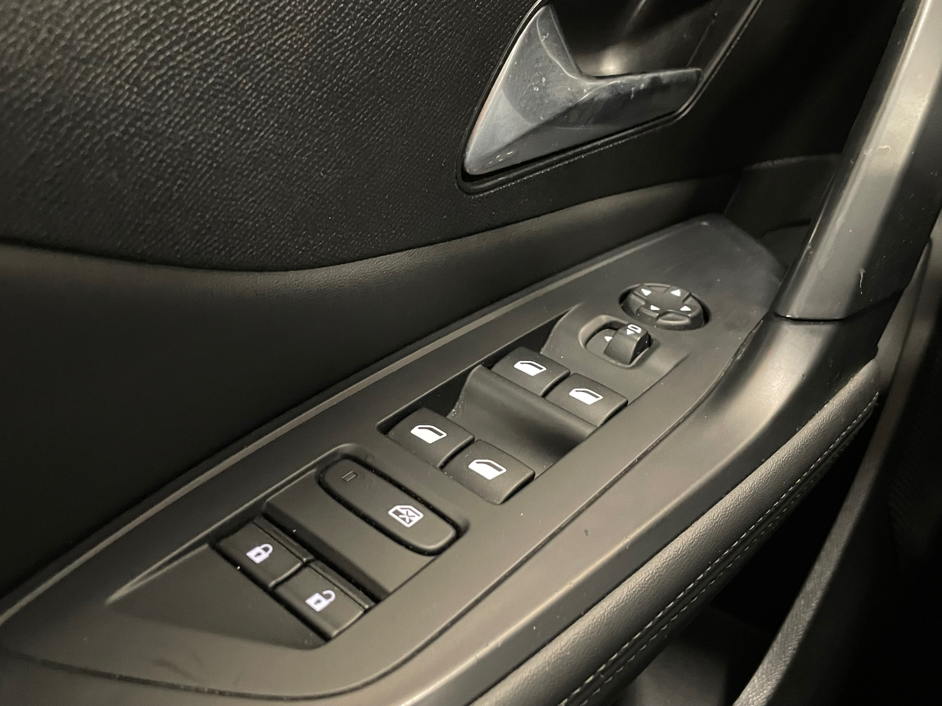PEUGEOT 308 PHEV 180 e-EAT8 Active Pack