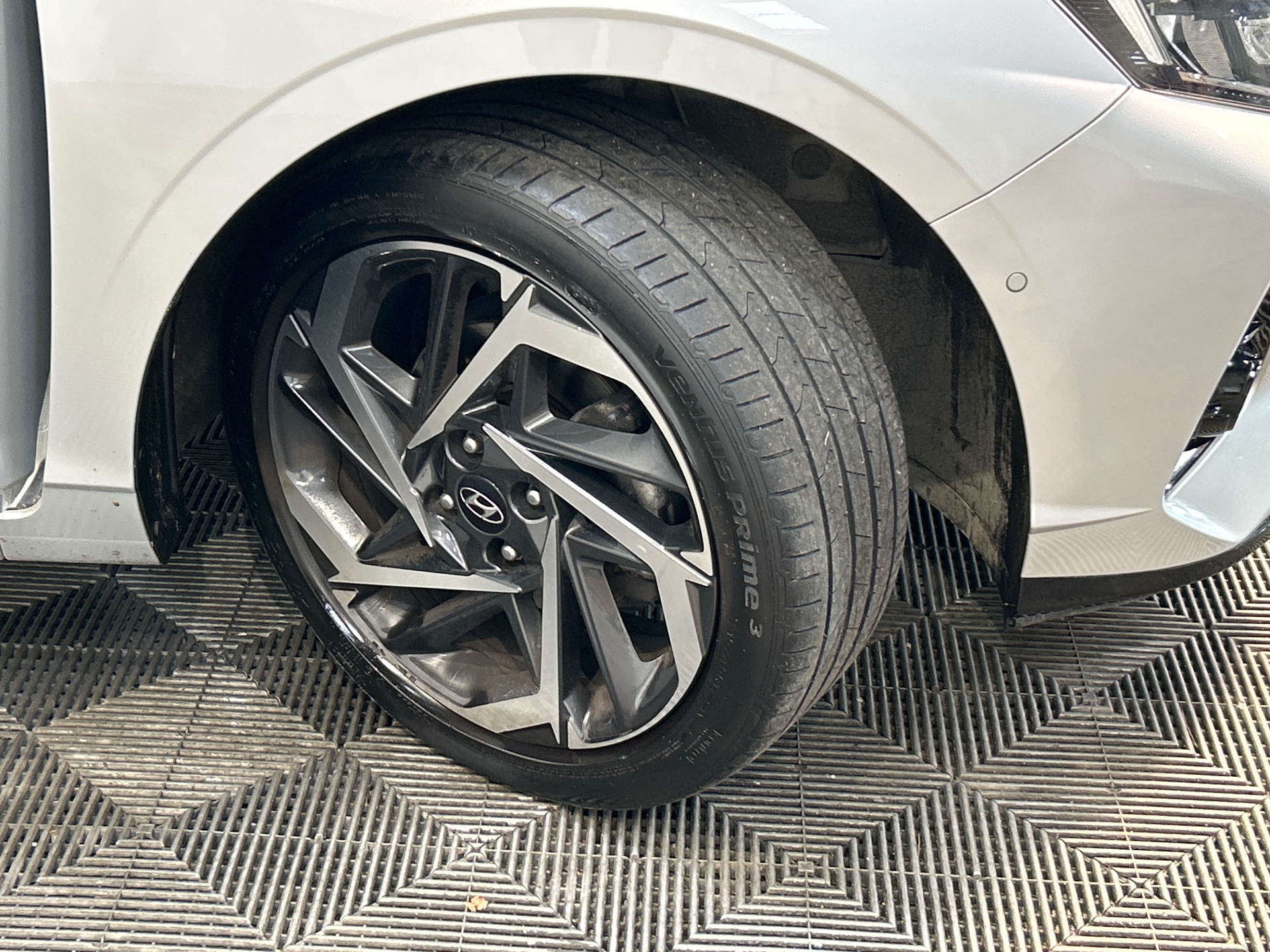HYUNDAI i20 1.0 T-GDi 100 DCT-7 Hybrid 48V Executive — expertise