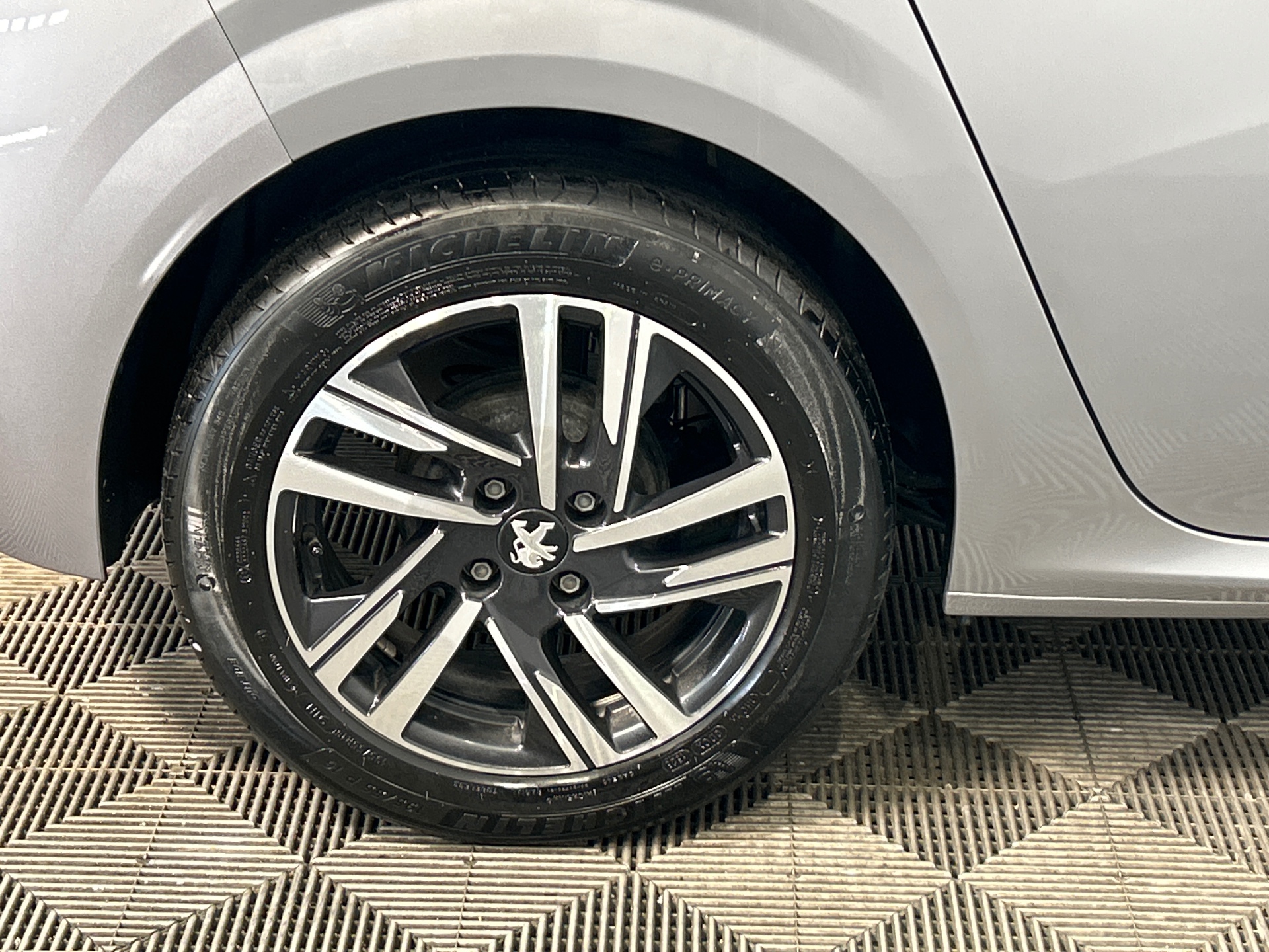 PEUGEOT 208 PureTech 75 S&S BVM5 Style — expertise