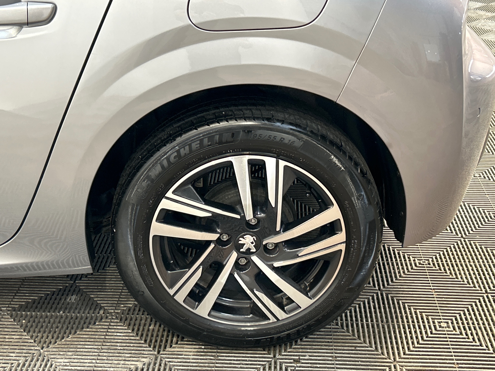 PEUGEOT 208 PureTech 75 S&S BVM5 Style — expertise