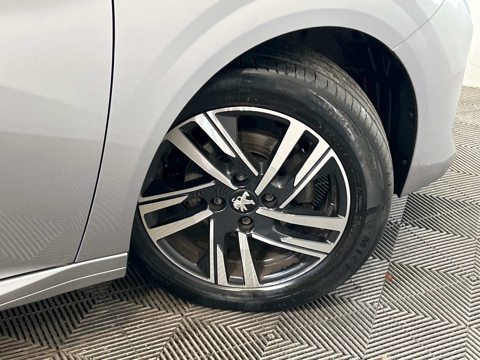 PEUGEOT 208 PureTech 75 S&S BVM5 Style — expertise