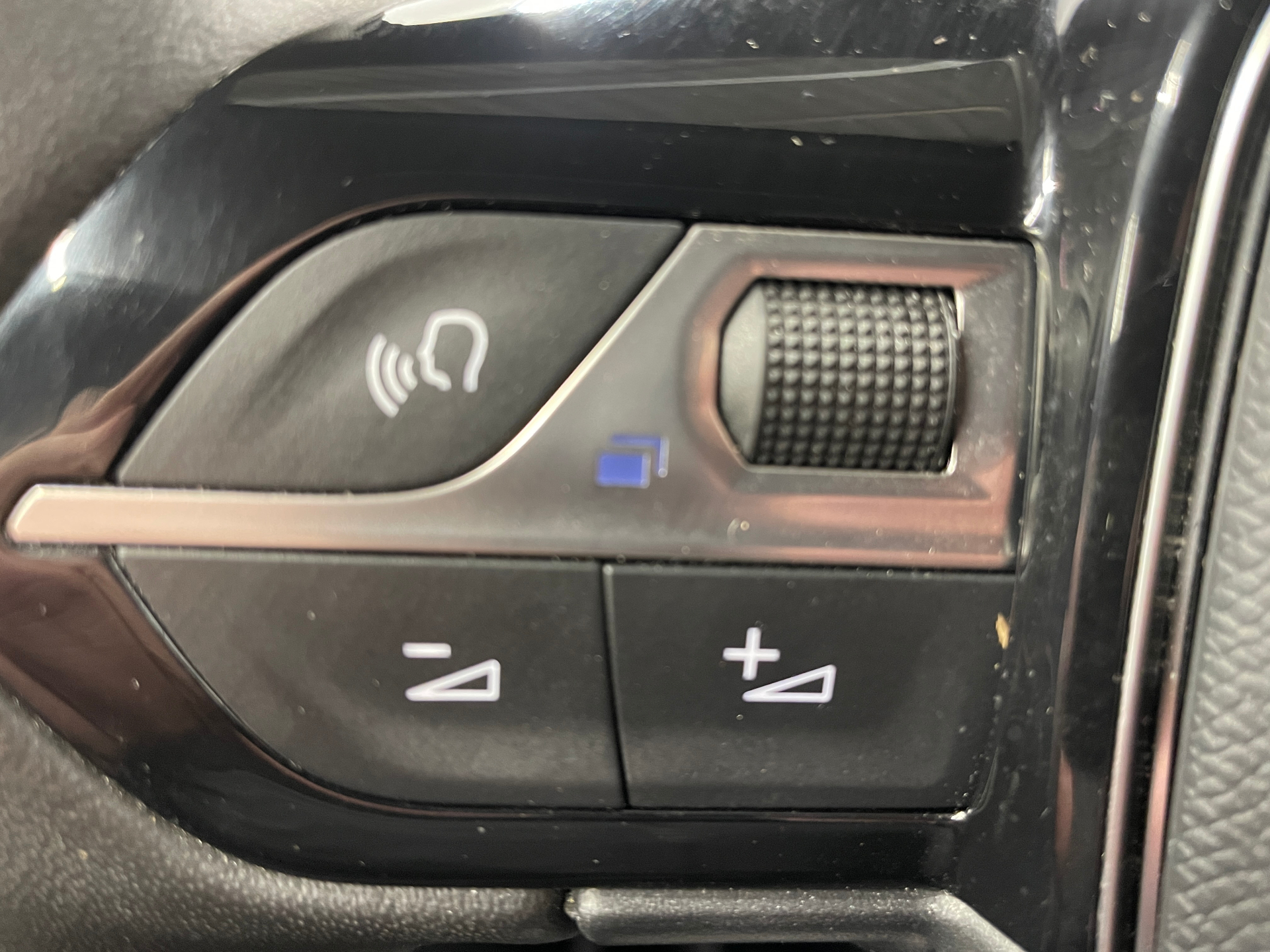 PEUGEOT 3008 Hybrid 136 e-DCS6 Allure