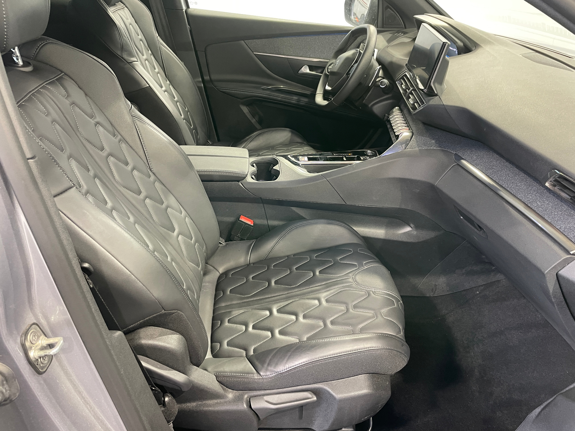 PEUGEOT 3008 Hybrid 136 e-DCS6 Allure