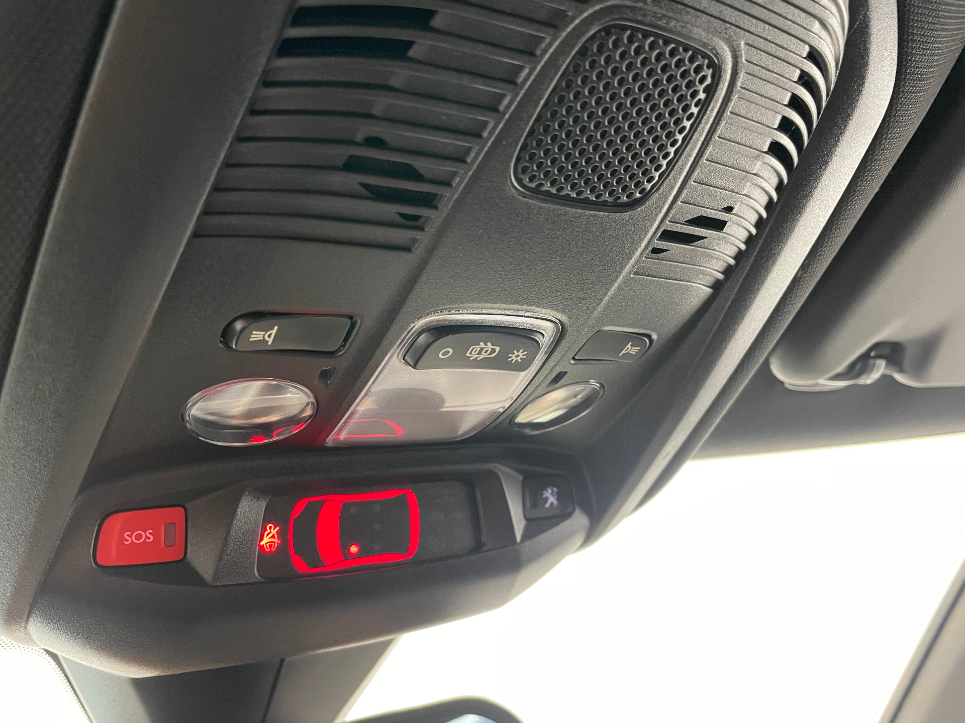 PEUGEOT 3008 Hybrid 136 e-DCS6 Allure