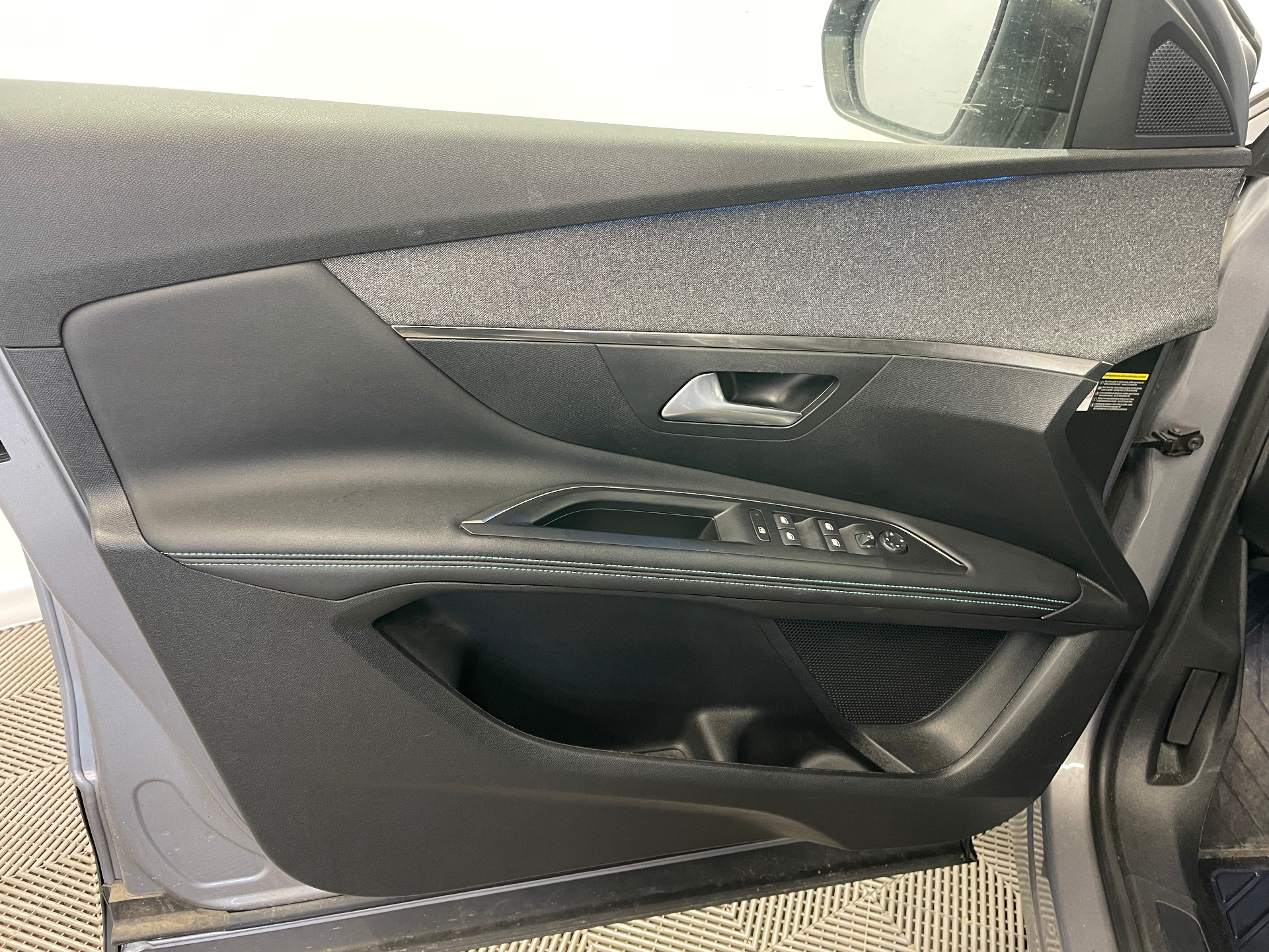 PEUGEOT 3008 Hybrid 136 e-DCS6 Allure