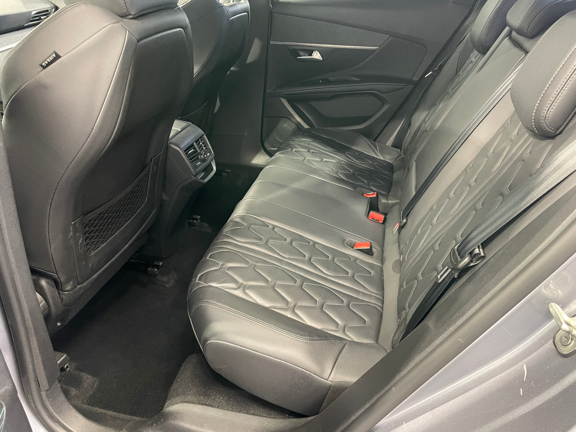 PEUGEOT 3008 Hybrid 136 e-DCS6 Allure