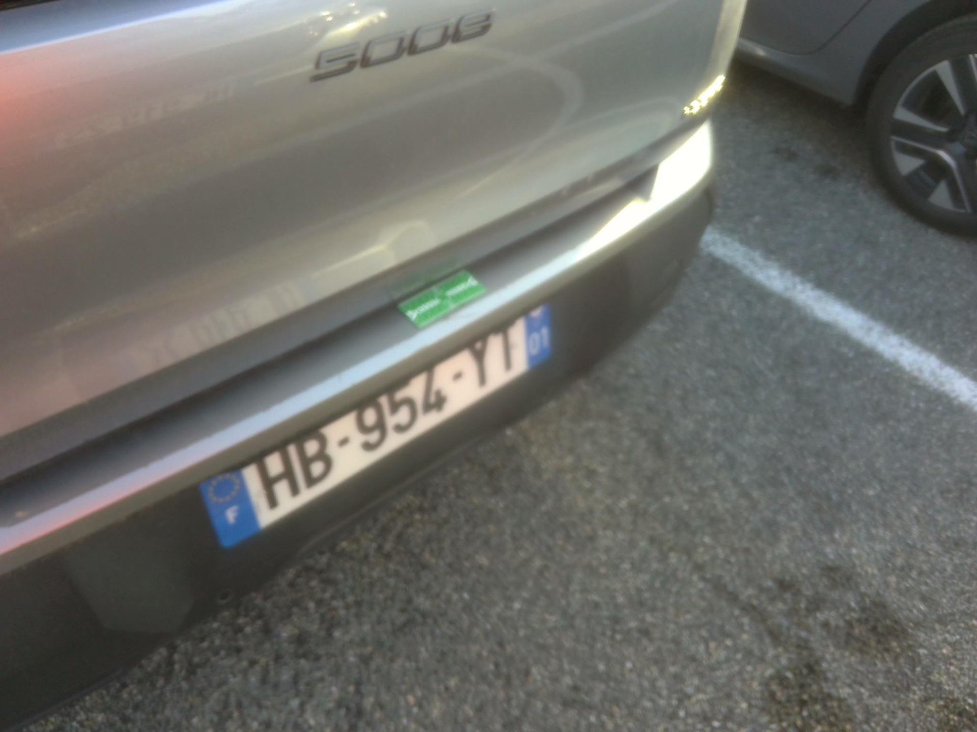PEUGEOT 5008 Hybrid 145 ch e-DCS6 Allure — expertise