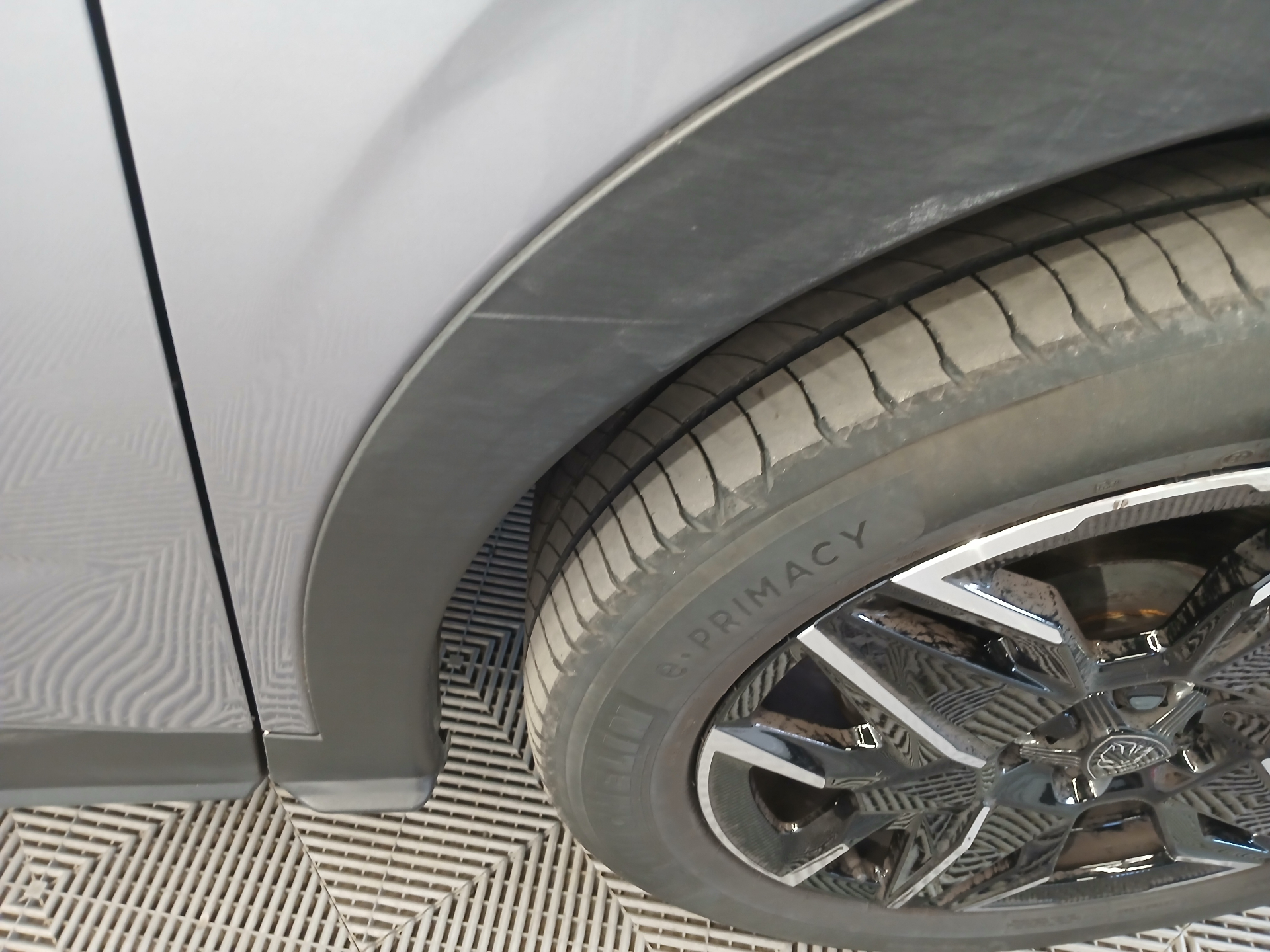 PEUGEOT 5008 Hybrid 145 ch e-DCS6 Allure — expertise
