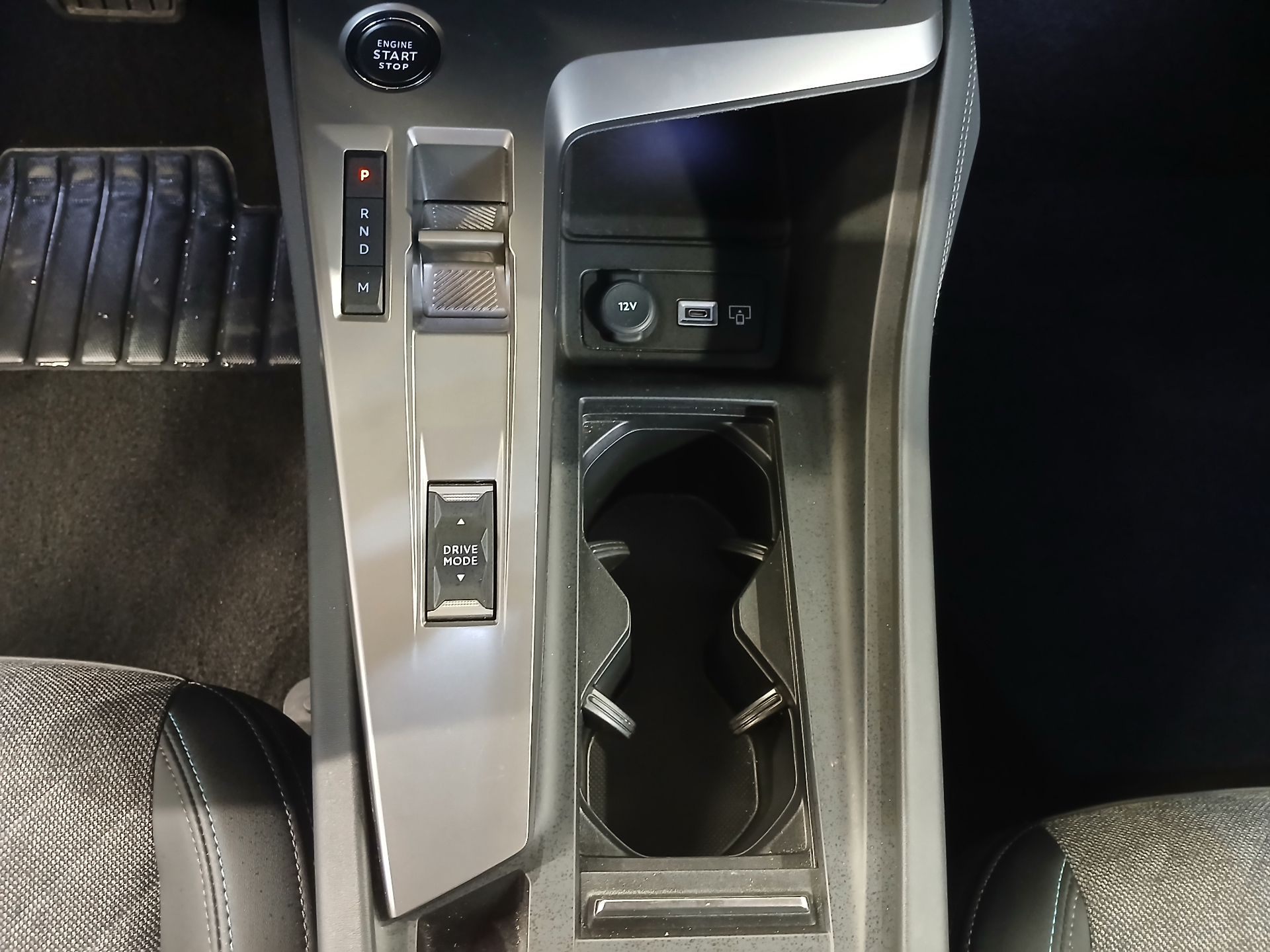 PEUGEOT 408 ALLURE PTECH 130 S&S EAT8