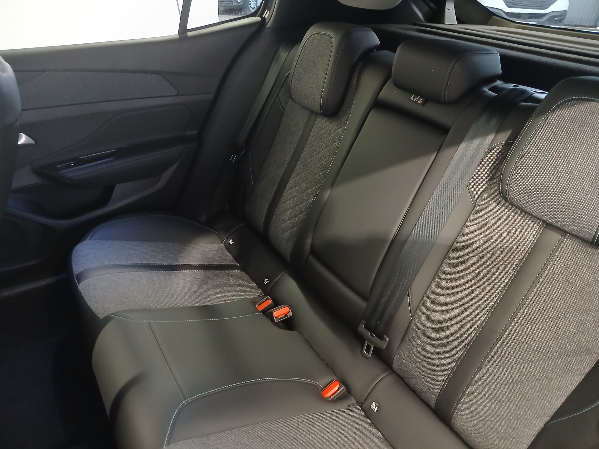 PEUGEOT 408 ALLURE PTECH 130 S&S EAT8