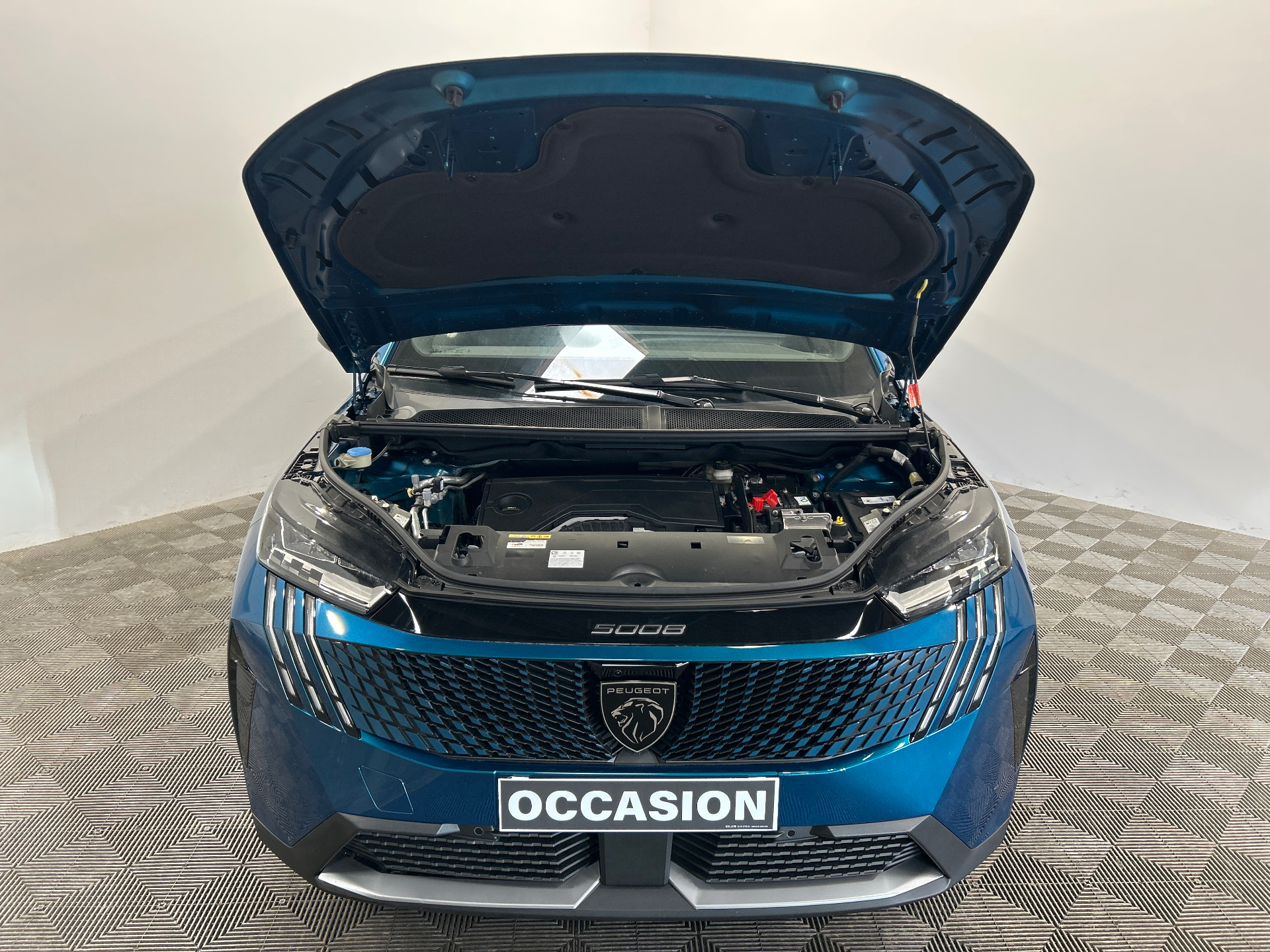 PEUGEOT 5008 Hybrid 145 ch e-DCS6 Allure — expertise
