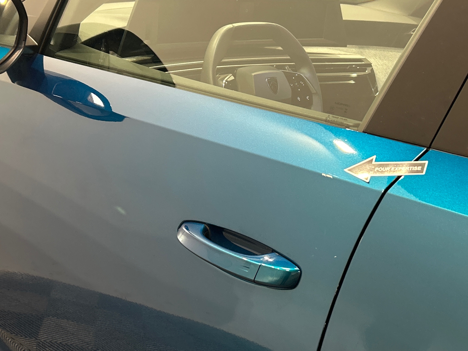PEUGEOT 5008 Hybrid 145 ch e-DCS6 Allure — expertise