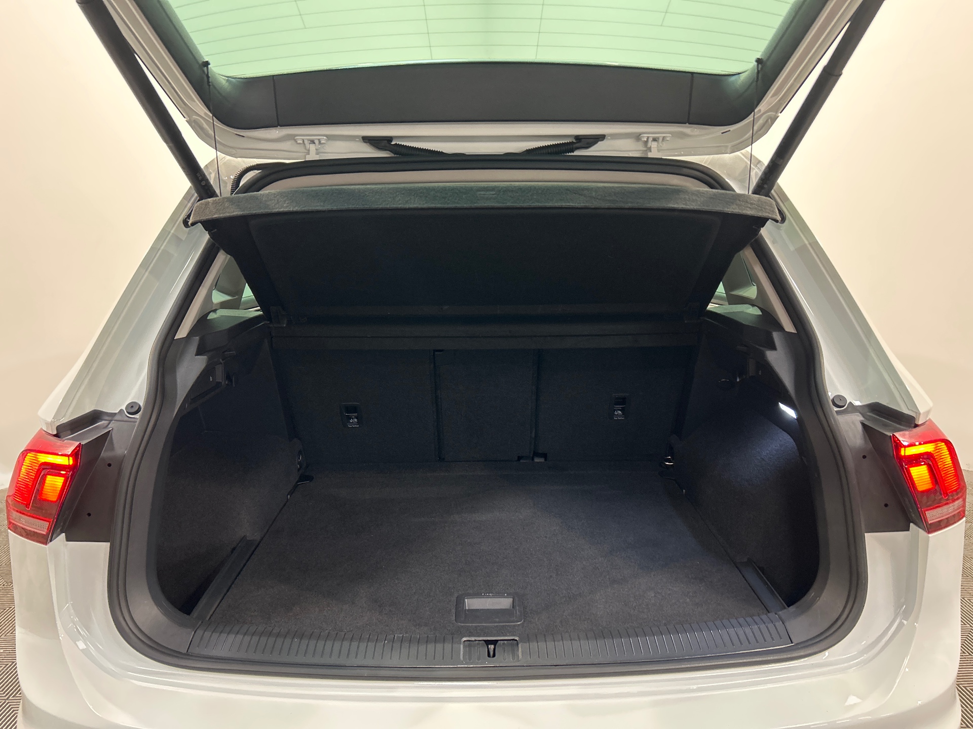 VOLKSWAGEN TIGUAN BUSINESS 1.5 TSI 150 DSG7 Life Business