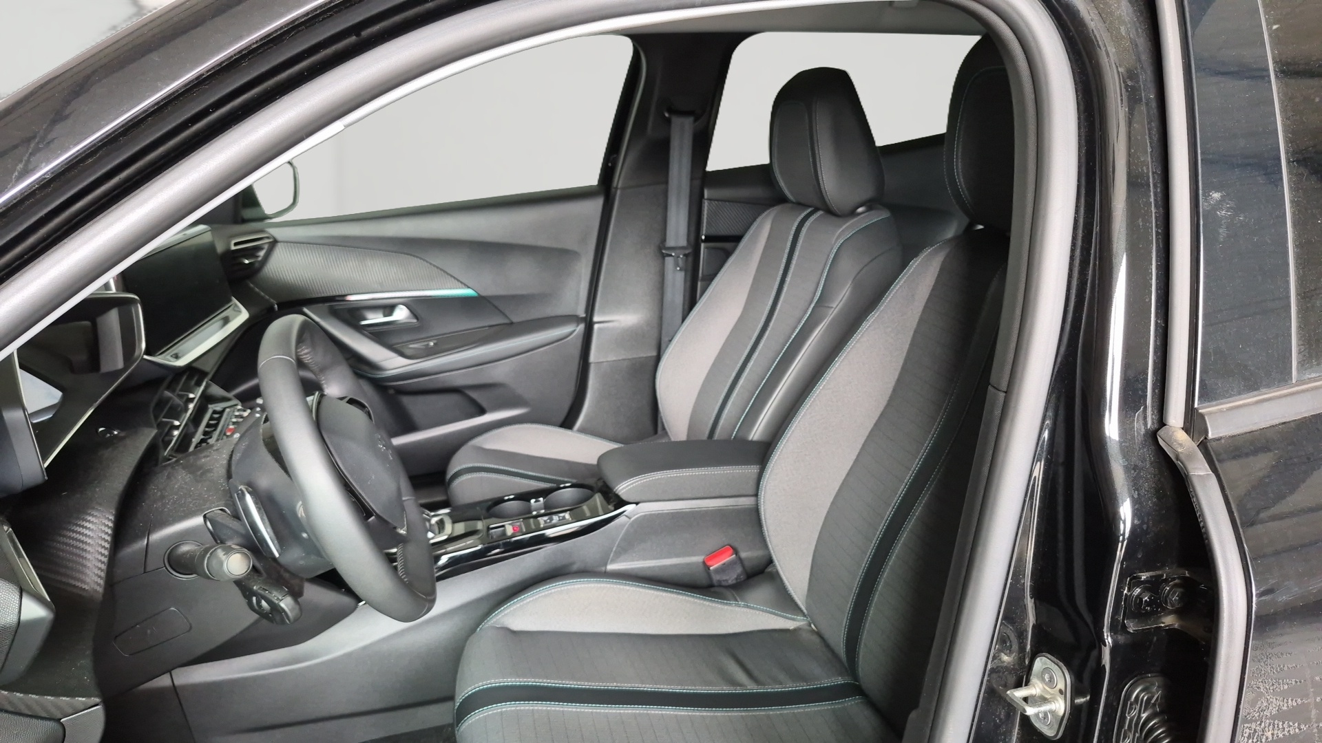 PEUGEOT 2008 BUSINESS BlueHDi 130 S&S EAT8 Allure Business
