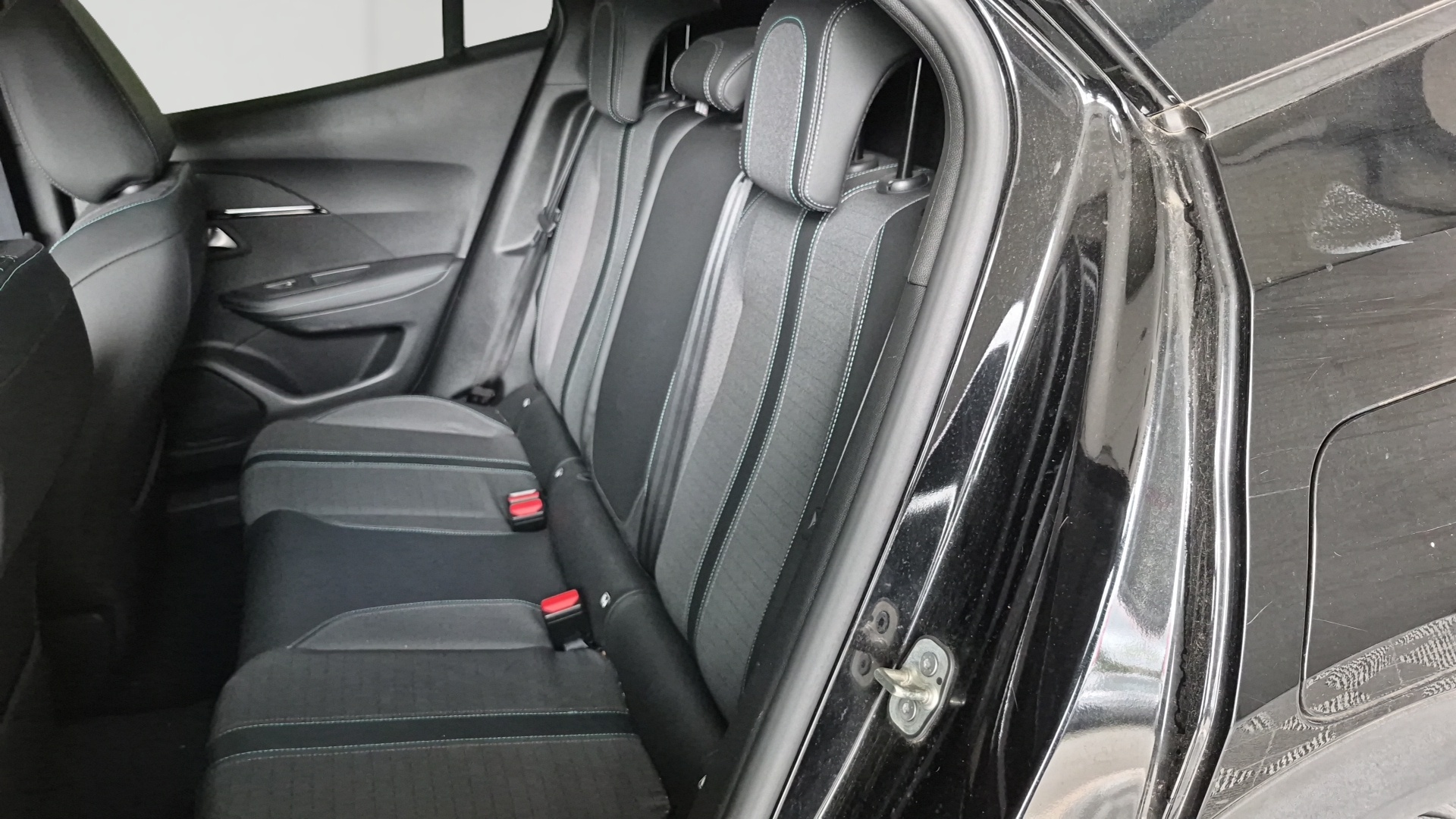 PEUGEOT 2008 BUSINESS BlueHDi 130 S&S EAT8 Allure Business