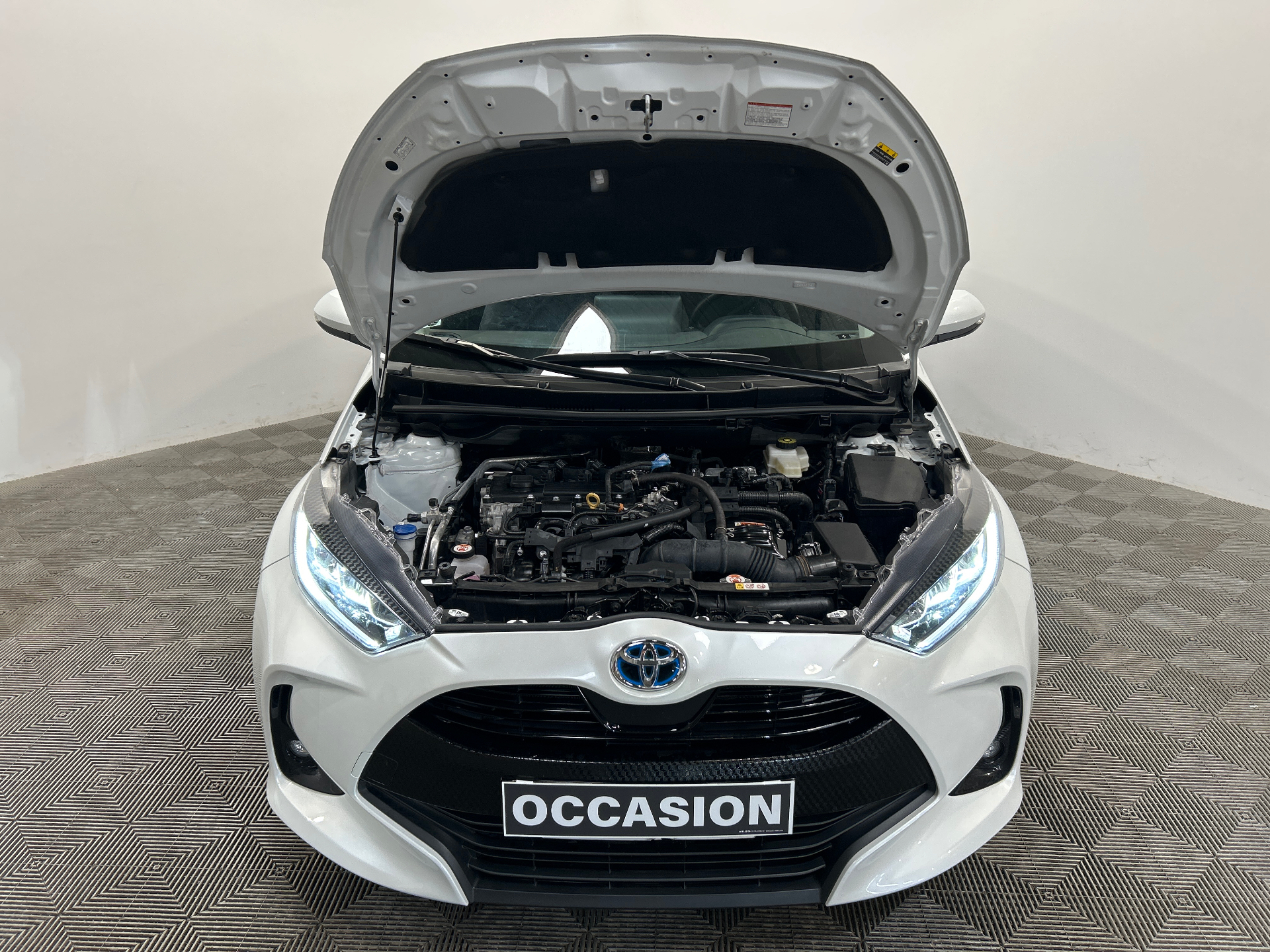 TOYOTA YARIS HYBRIDE MY22 116H DESIGN — expertise