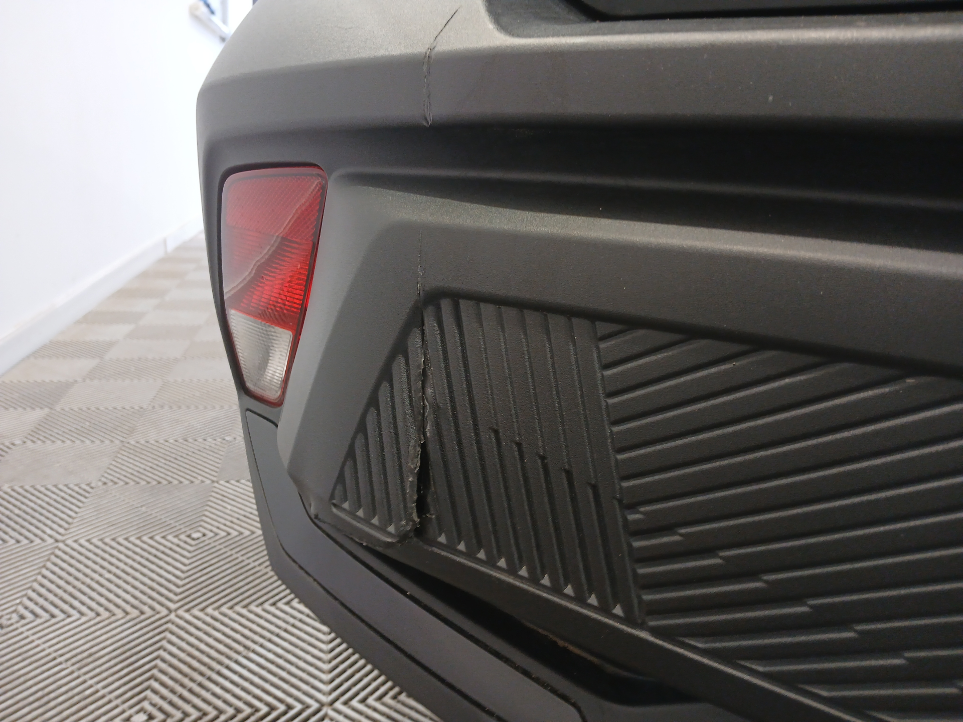 PEUGEOT 408 Hybrid 145 e-DCS6 Allure — expertise