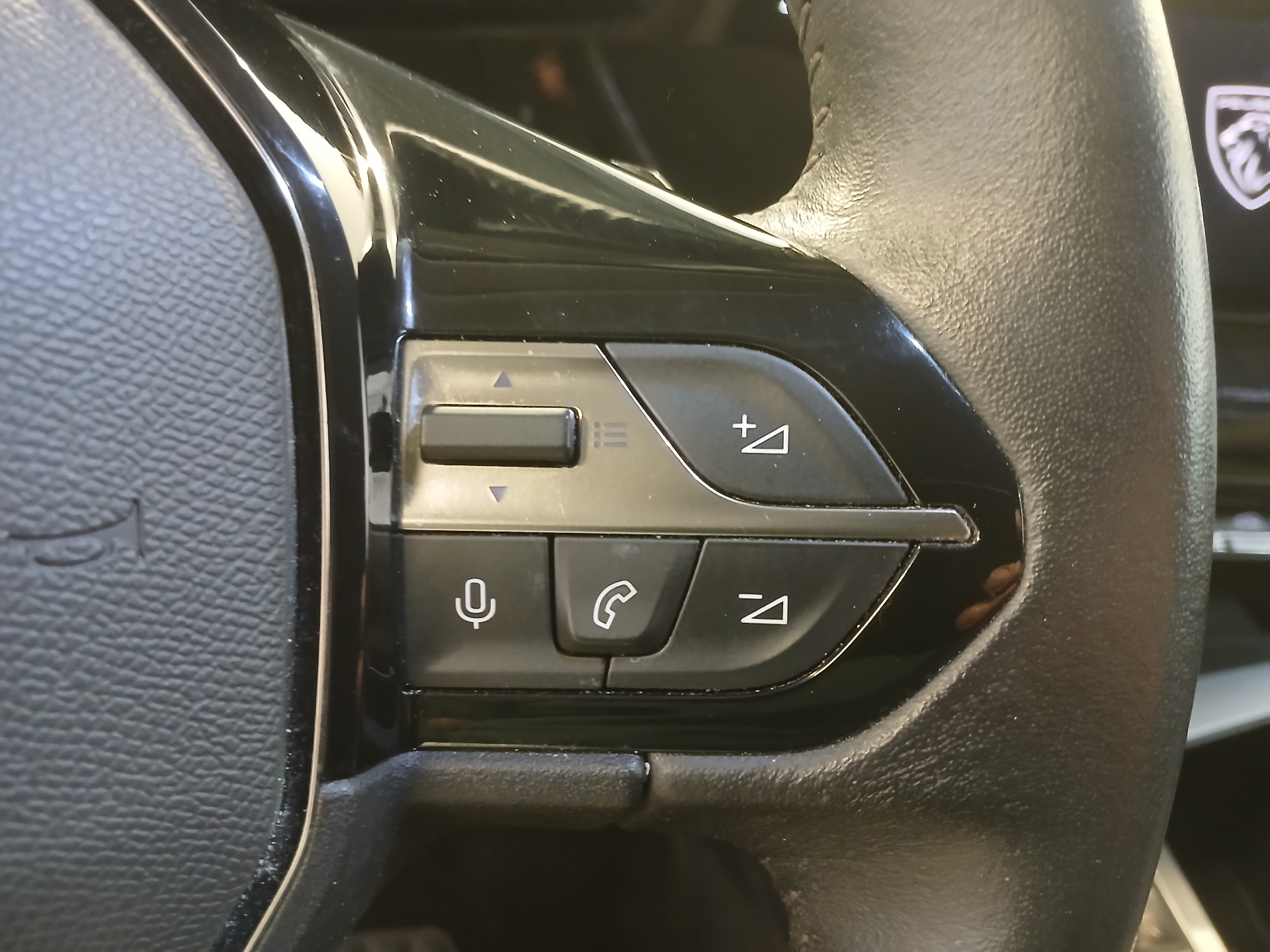 PEUGEOT 308 BlueHDi 130ch S&S EAT8 Allure
