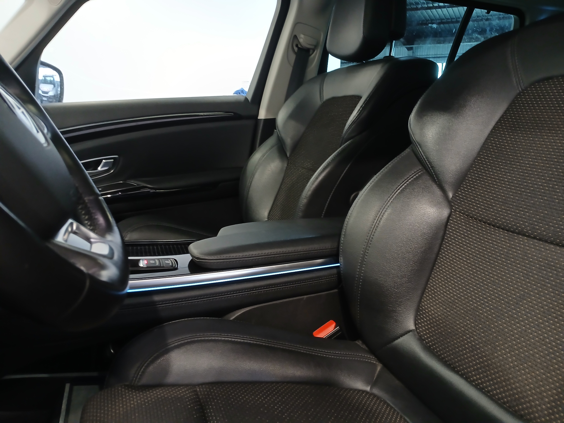 RENAULT ESPACE V Blue dCi 160 EDC Evolution - 7 Places