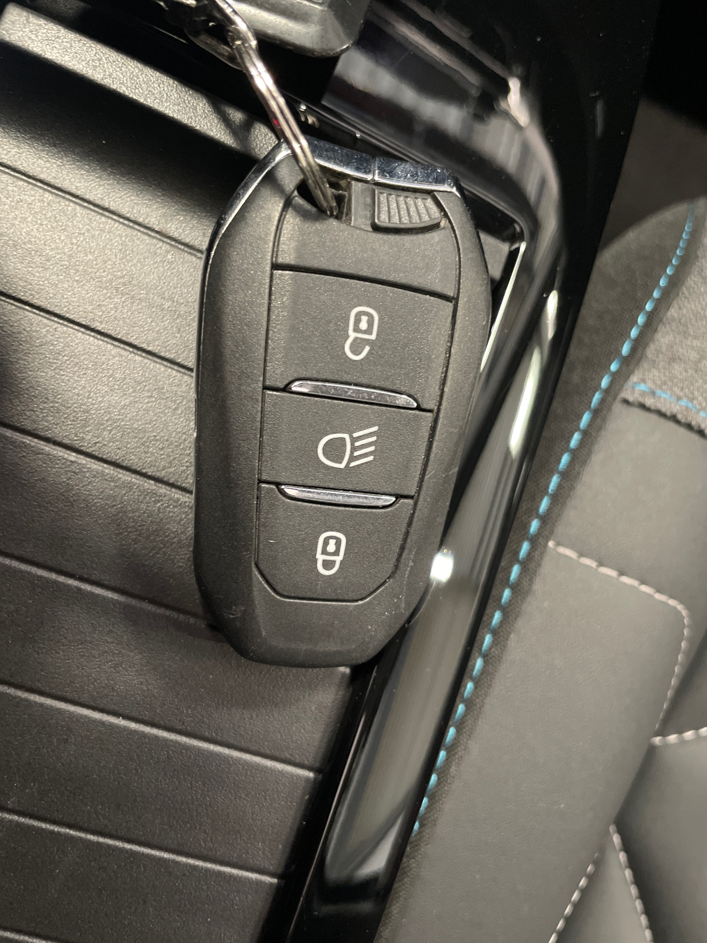 CITROEN C4 BlueHDi 130 EAT8 Max — expertise
