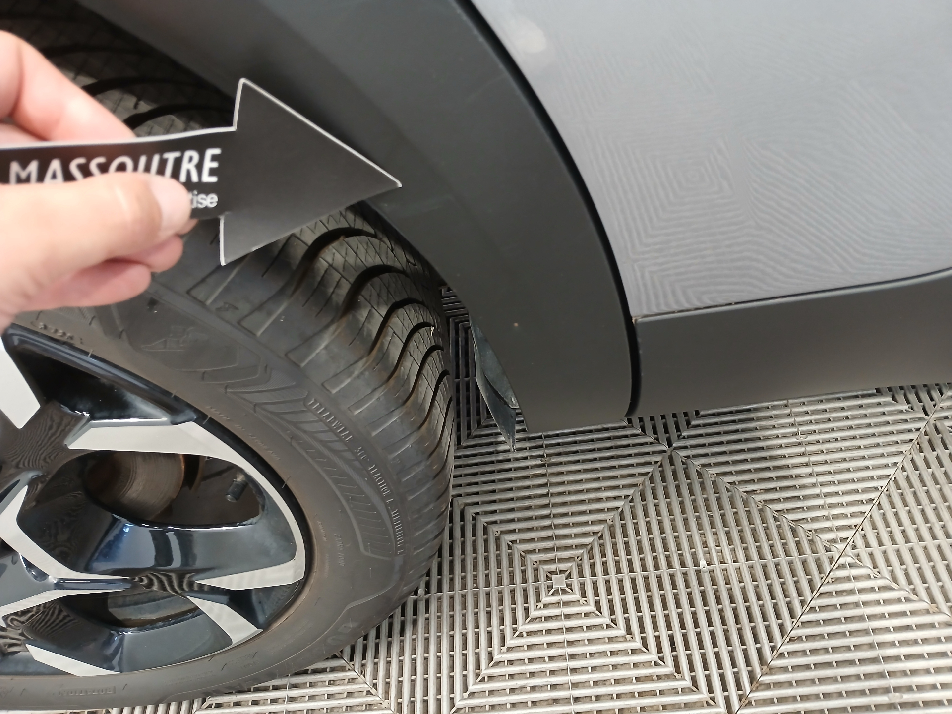 CITROEN C5 AIRCROSS HYB 136 CH BOITE AUTO SHINE — expertise