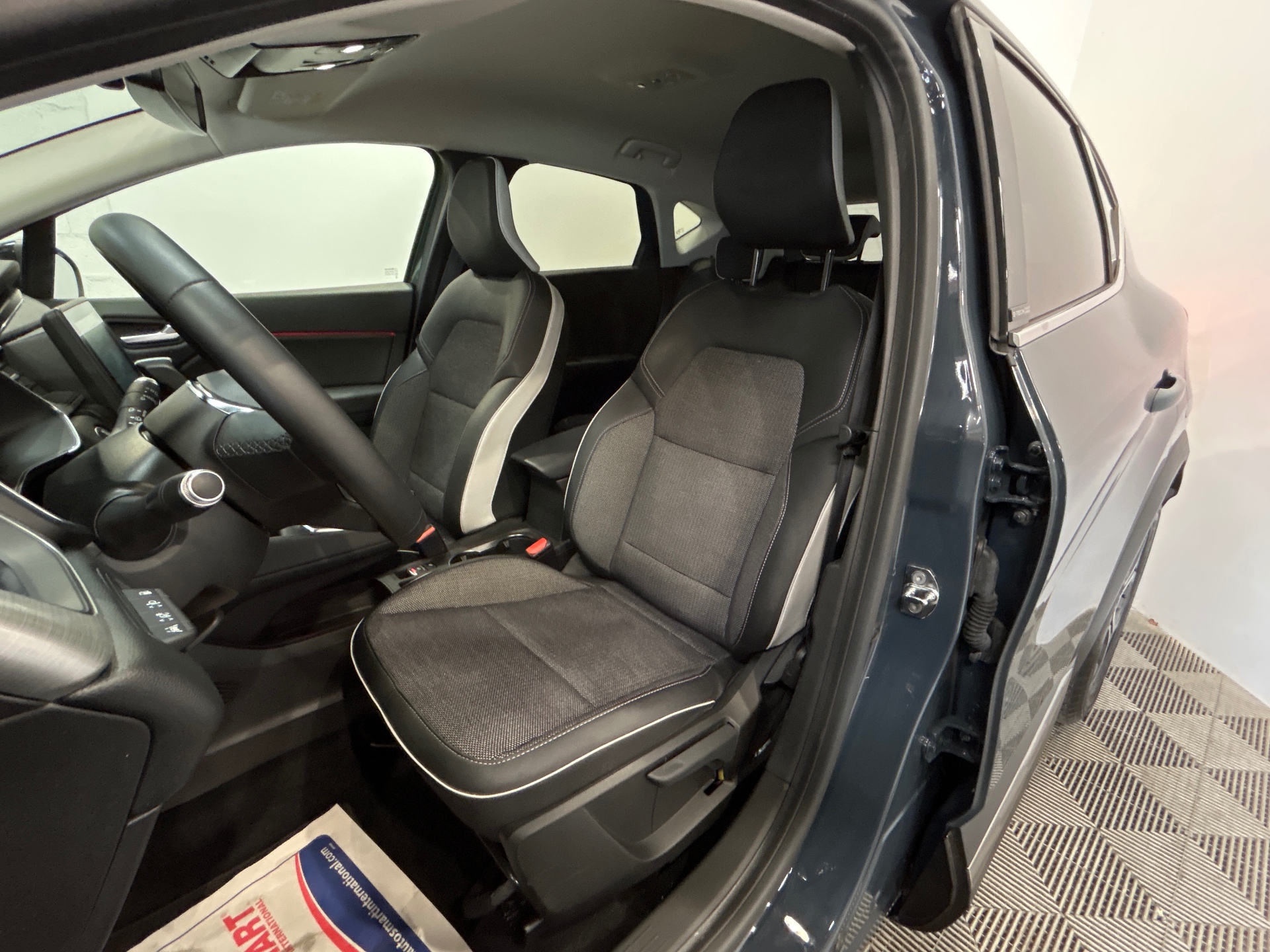 RENAULT CAPTUR E-Tech Plug-in 160 Intens