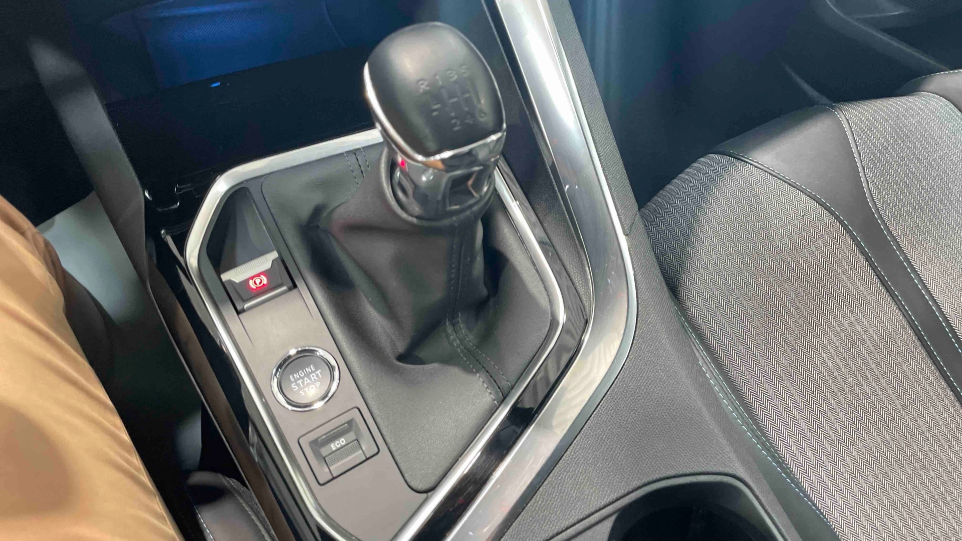 PEUGEOT 3008 PureTech 130ch S&S BVM6 Allure Pack - 5P
