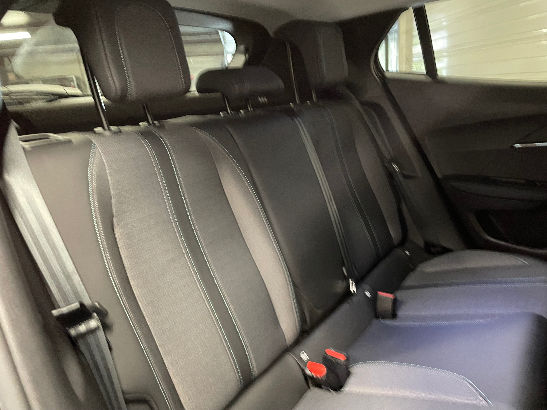 PEUGEOT 2008 BlueHDi 130 S&S EAT8 Allure