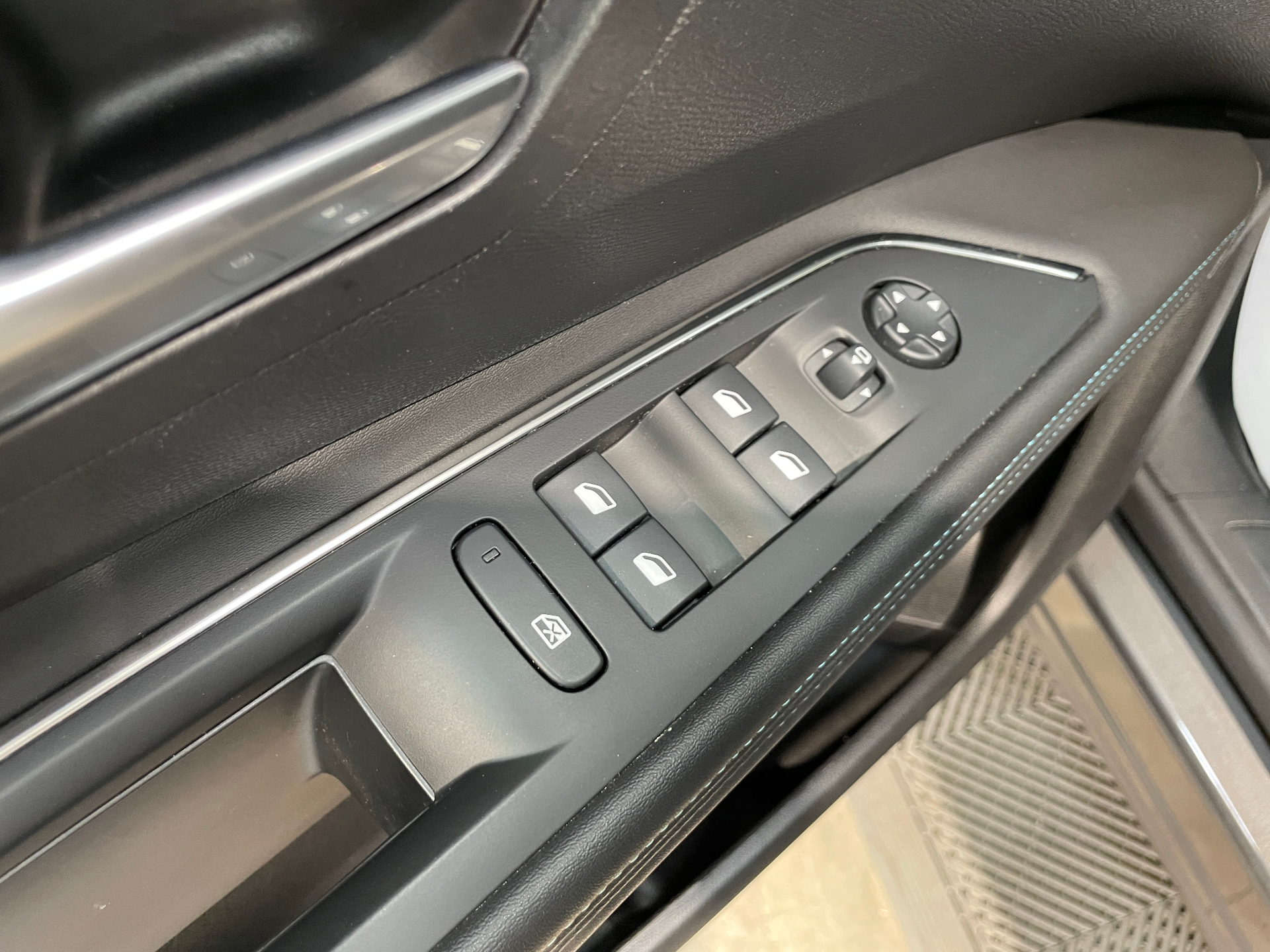PEUGEOT 3008 PureTech 130ch S&S BVM6 Allure Pack - 5P