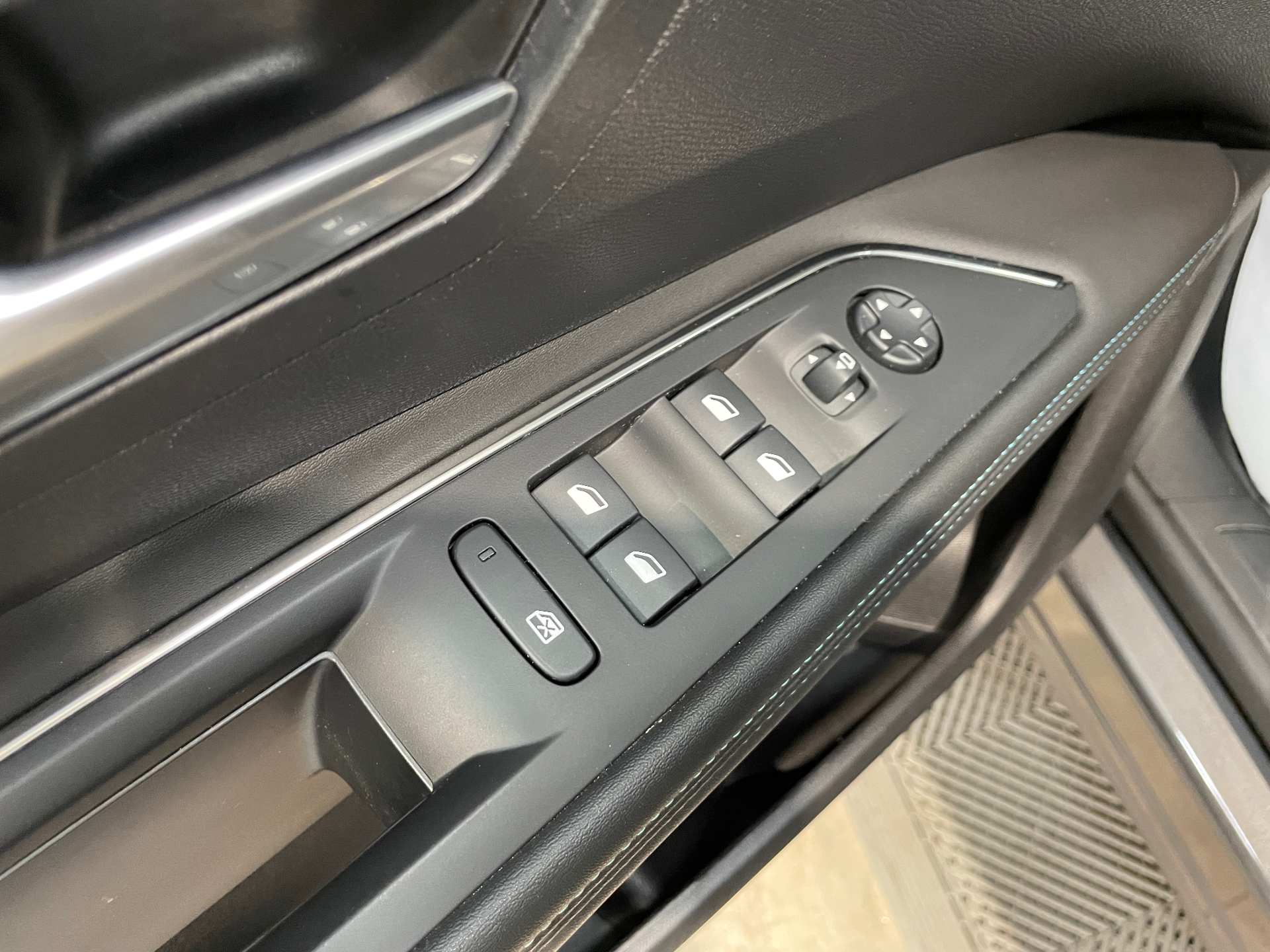 PEUGEOT 3008 PureTech 130ch S&S BVM6 Allure Pack - 5P