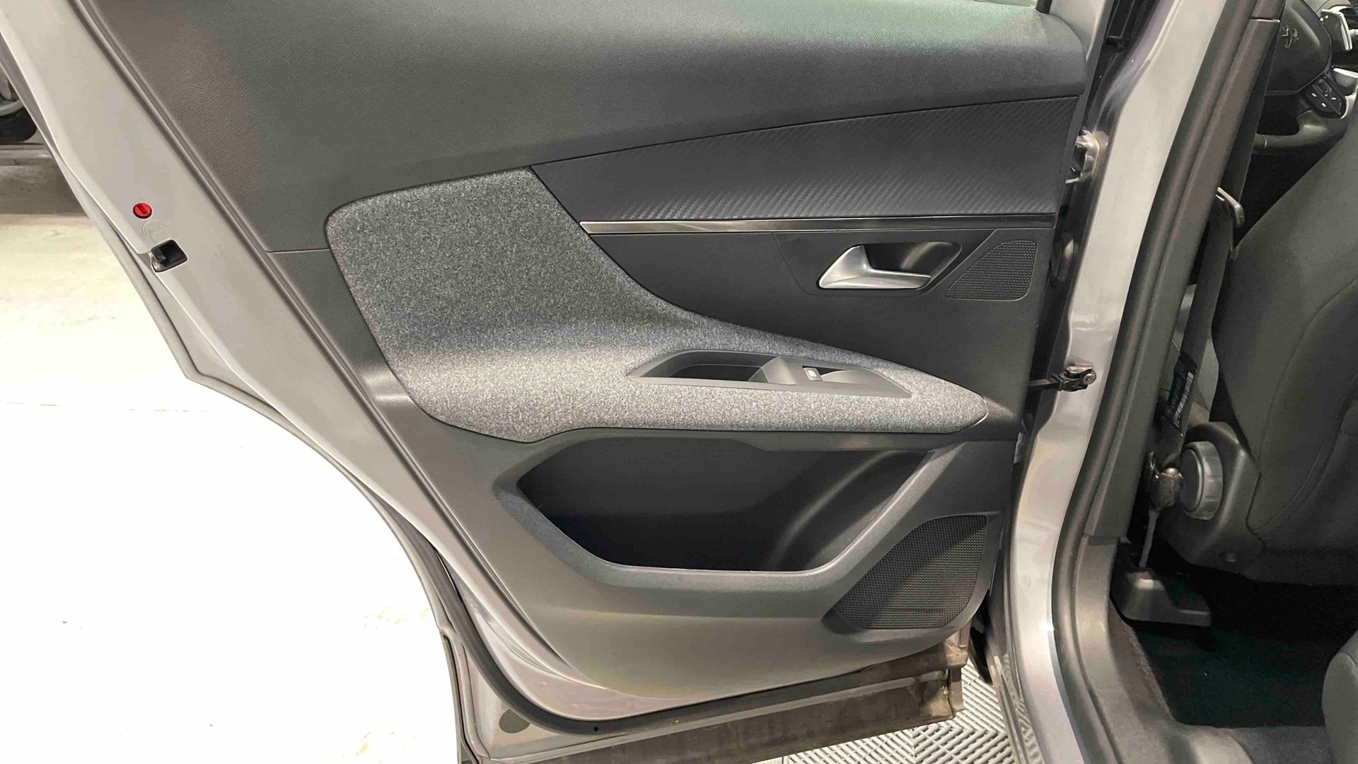 PEUGEOT 3008 BlueHDi 130ch S&S EAT8 Active Pack